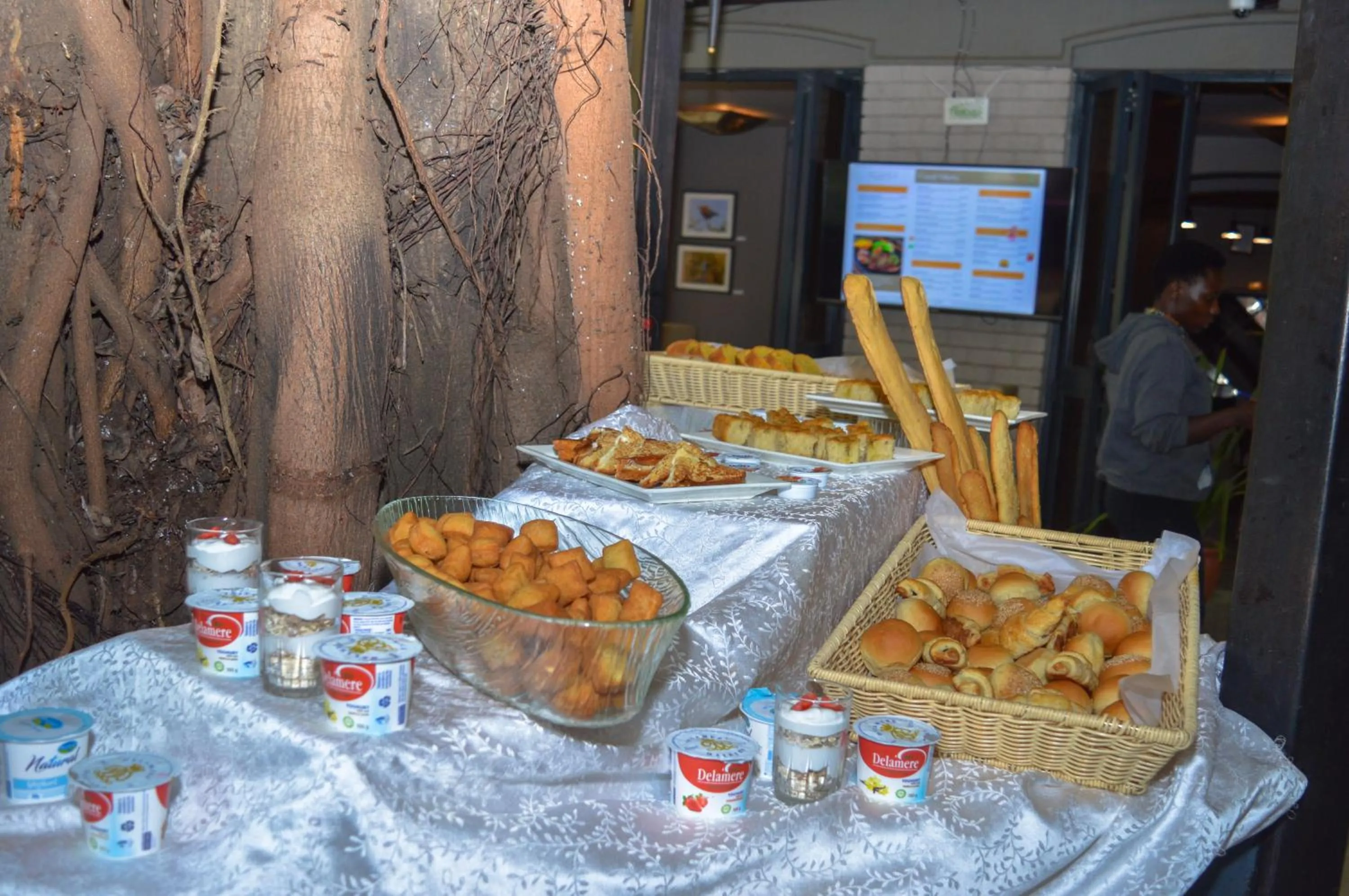 Restaurant/places to eat in Heri Heights Hotel Apartments, SureStay Collection by Best Western