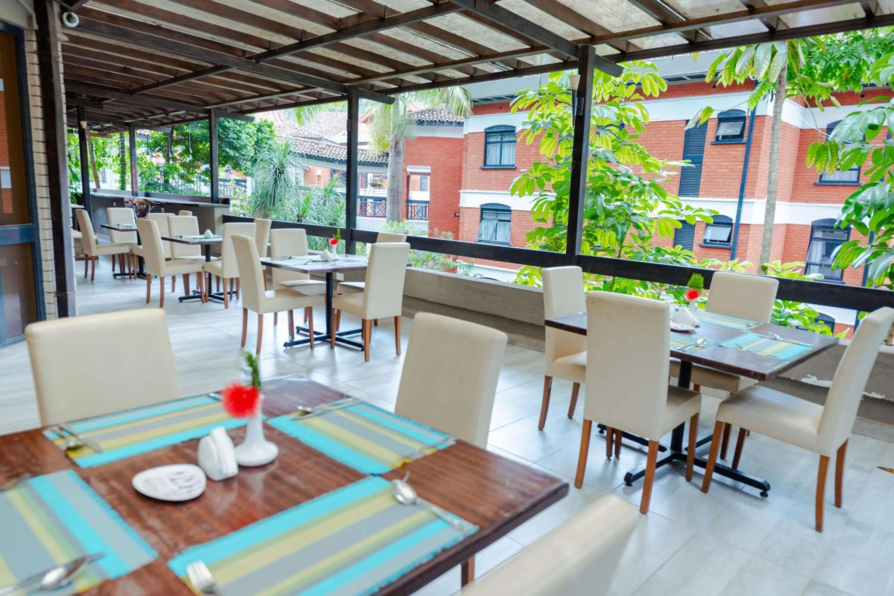 Restaurant/places to eat in Heri Heights Hotel Apartments, SureStay Collection by Best Western