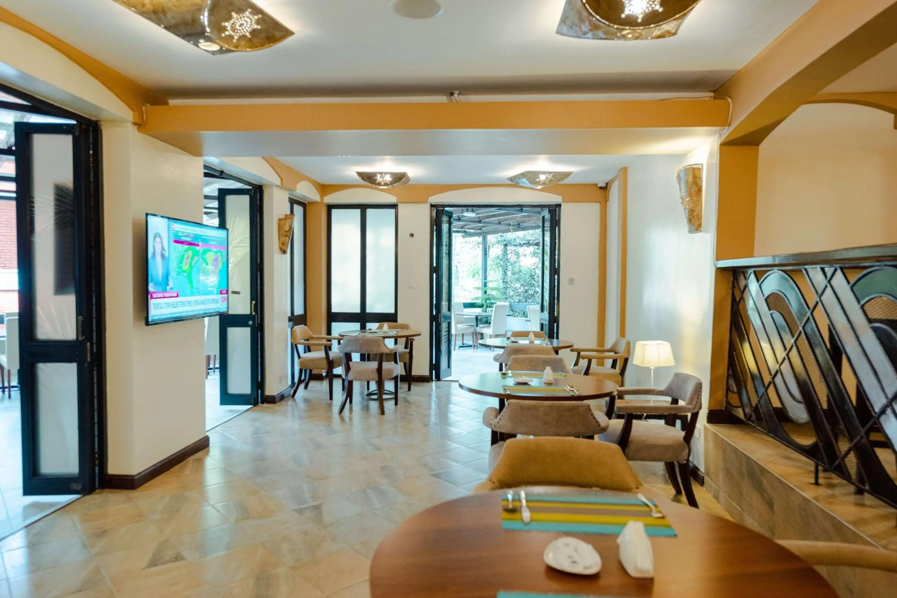 Restaurant/places to eat in Heri Heights Hotel Apartments, SureStay Collection by Best Western