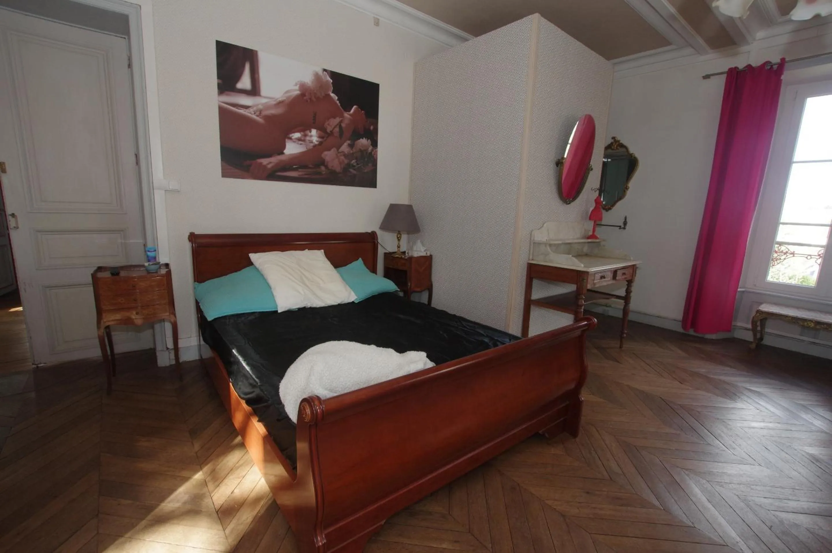 Bedroom, Bed in Domaine de la belle Normandie