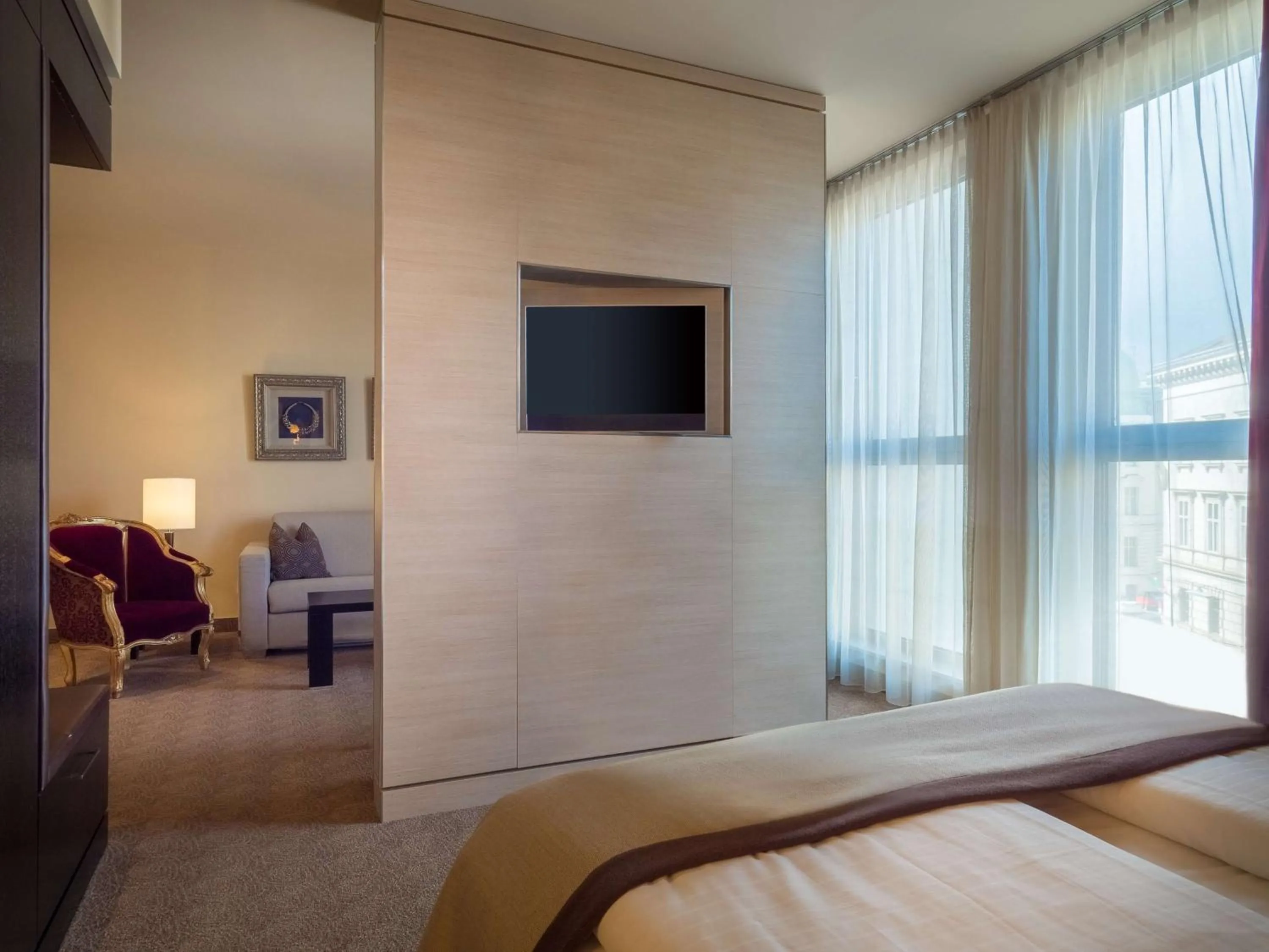 Photo of the whole room, Bed in Lindner Hotel Vienna Am Belvedere, part of JdV by Hyatt