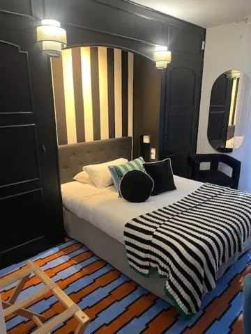 Bed in Hotel Du Croisé