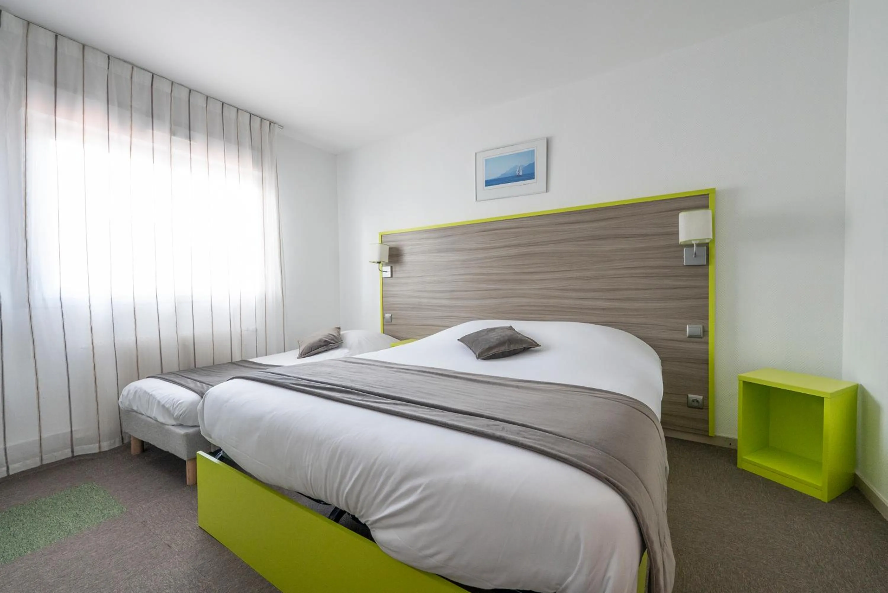 Bed in Contact Hôtel O'Nice Saintes