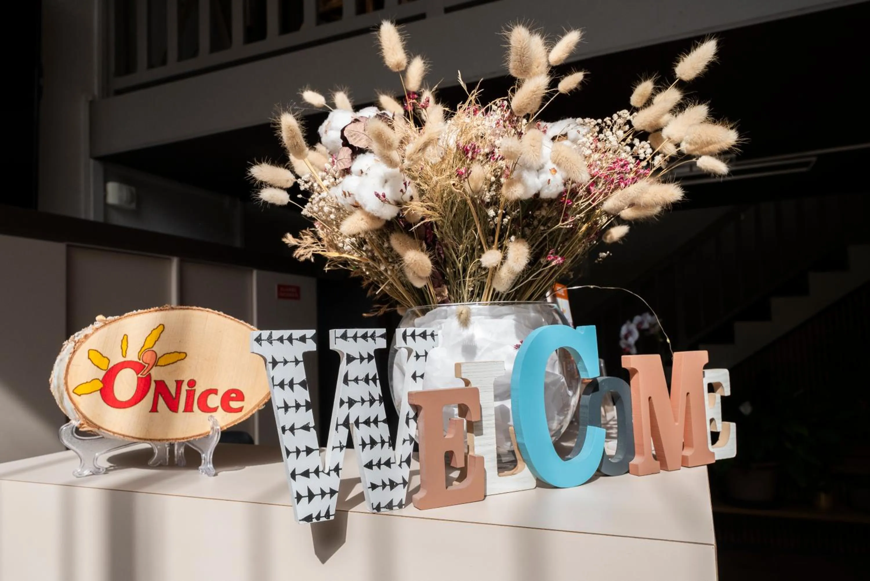 Lobby or reception in Contact Hôtel O'Nice Saintes