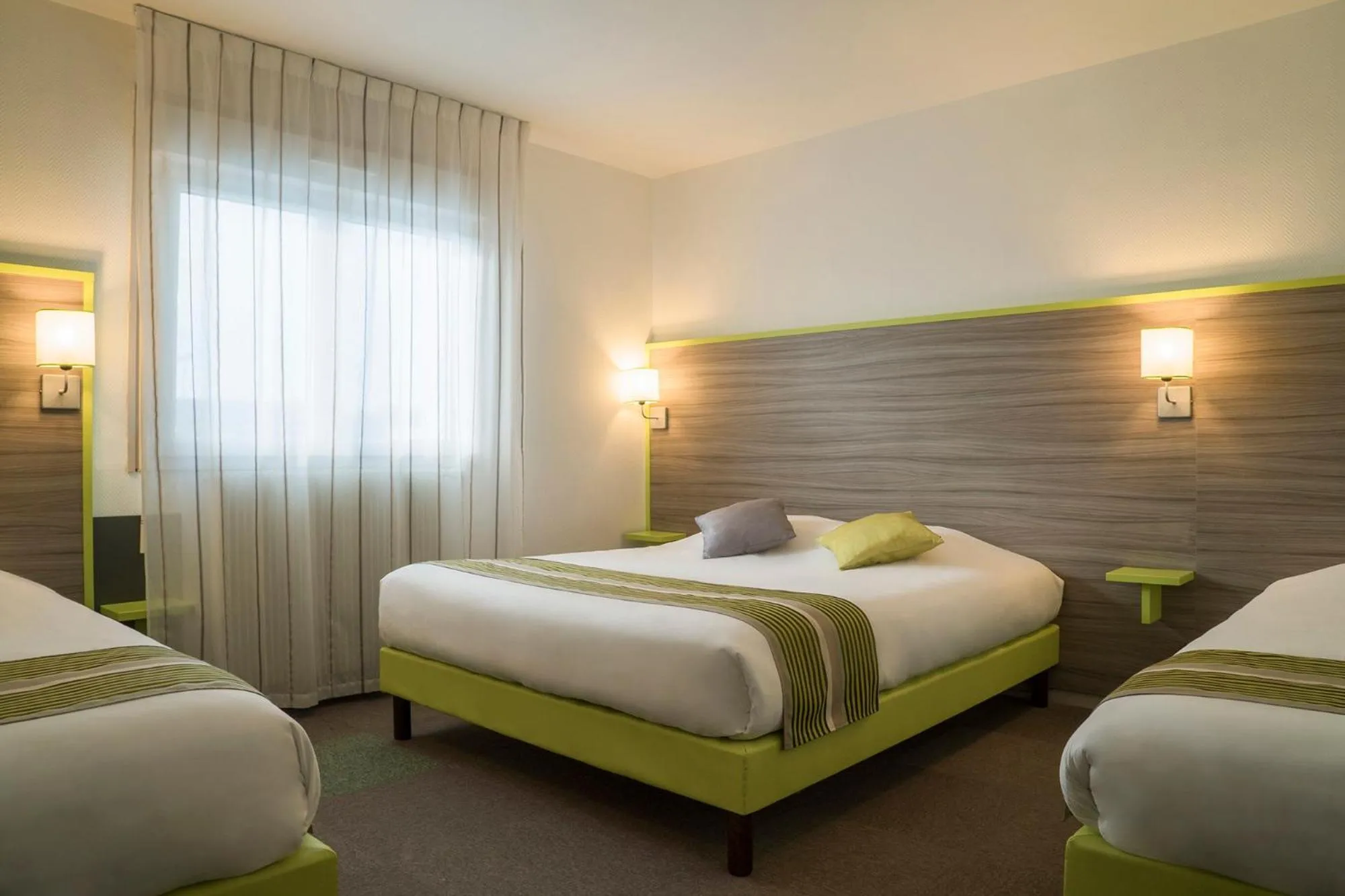 Bedroom, Bed in Contact Hôtel O'Nice Saintes