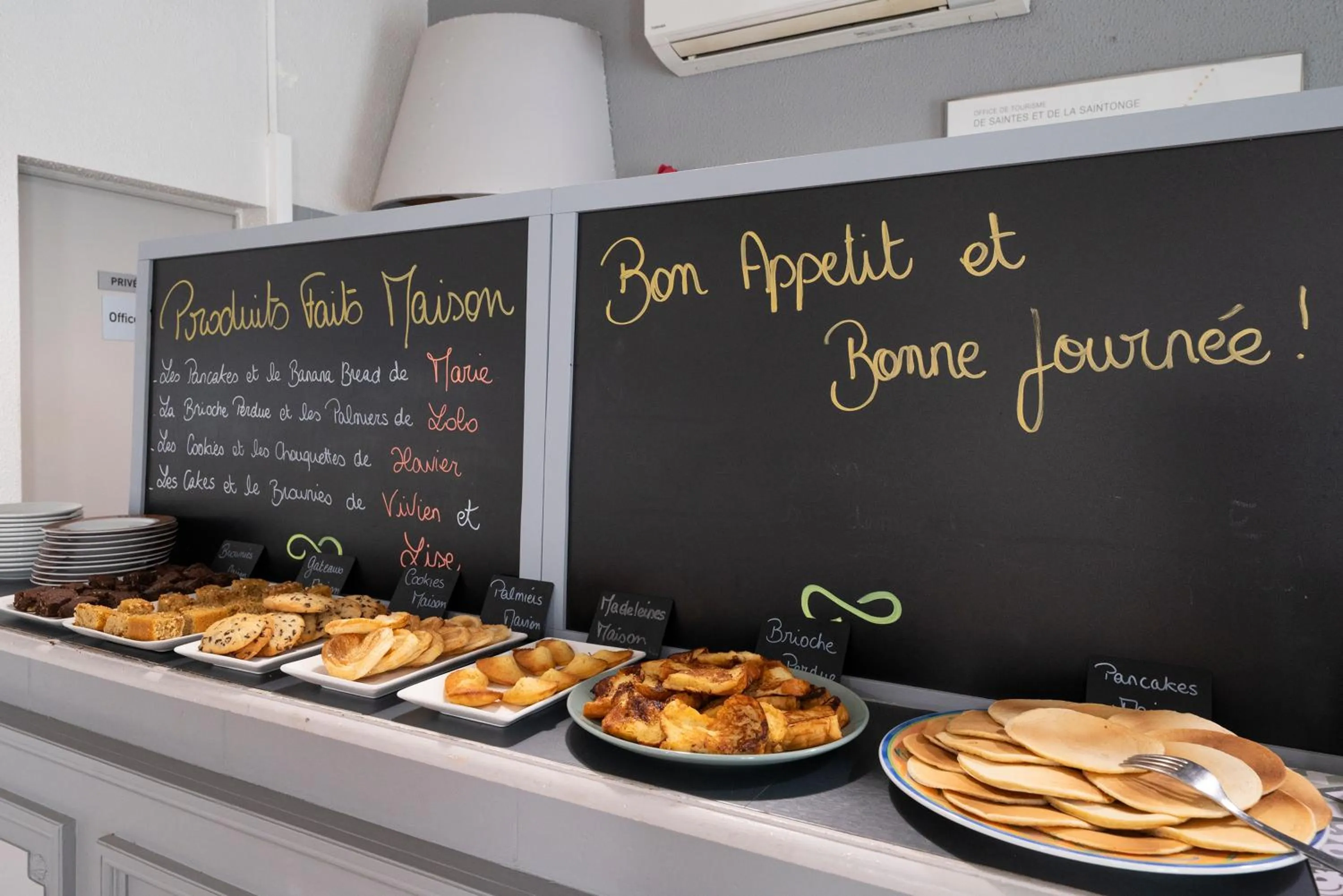 Food and drinks in Contact Hôtel O'Nice Saintes