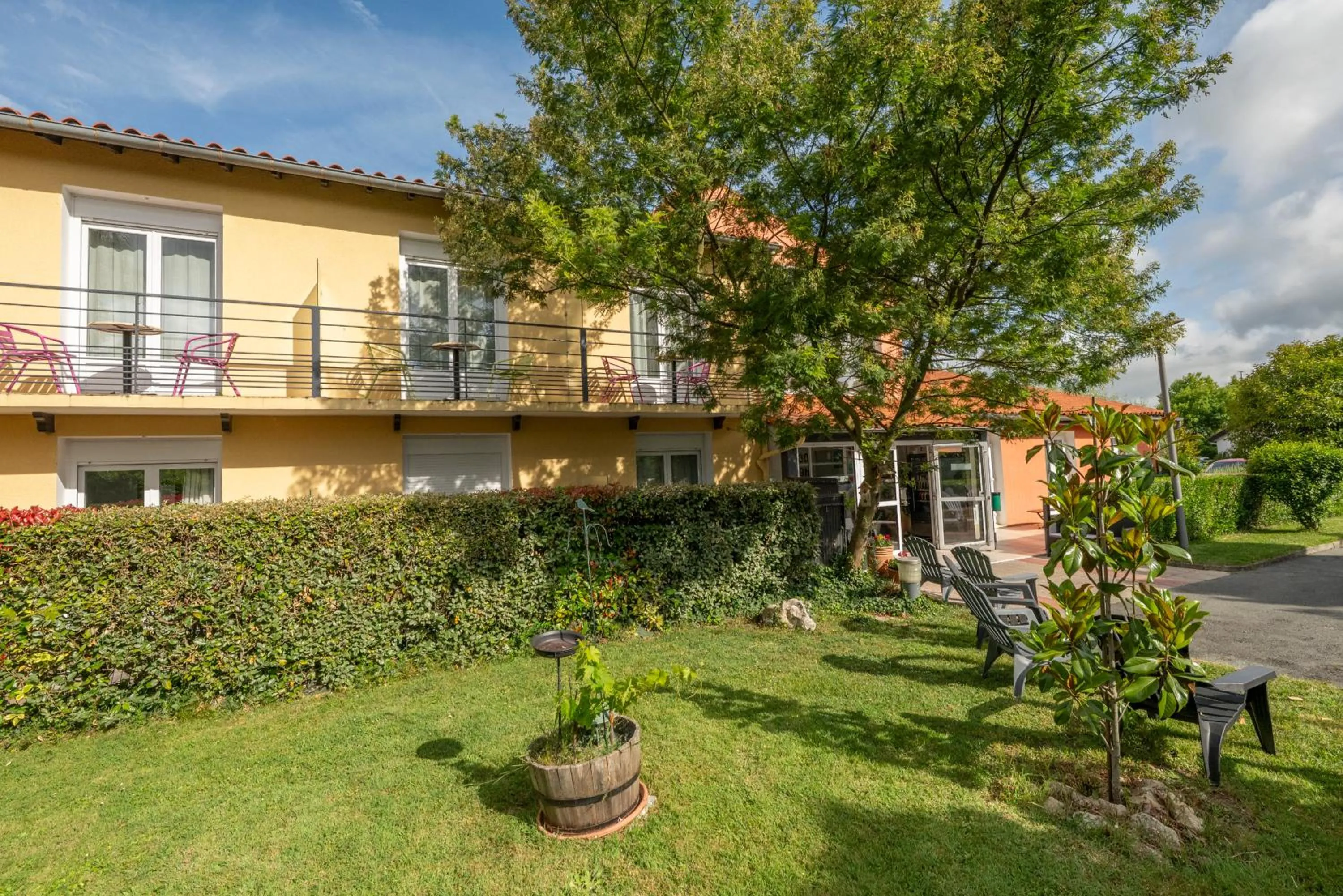 Garden in Contact Hôtel O'Nice Saintes