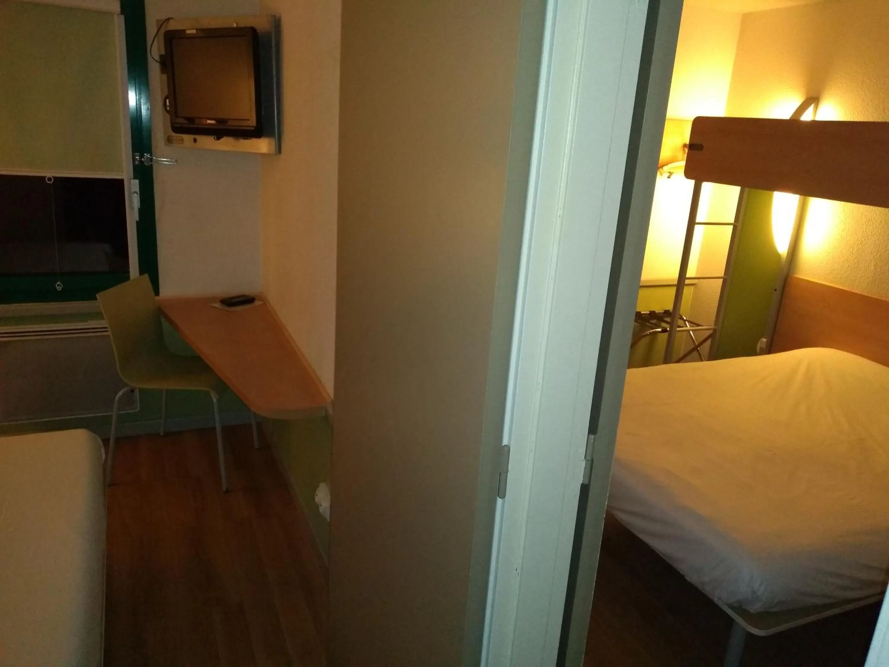 Bed in Hotel Inn Design Laon