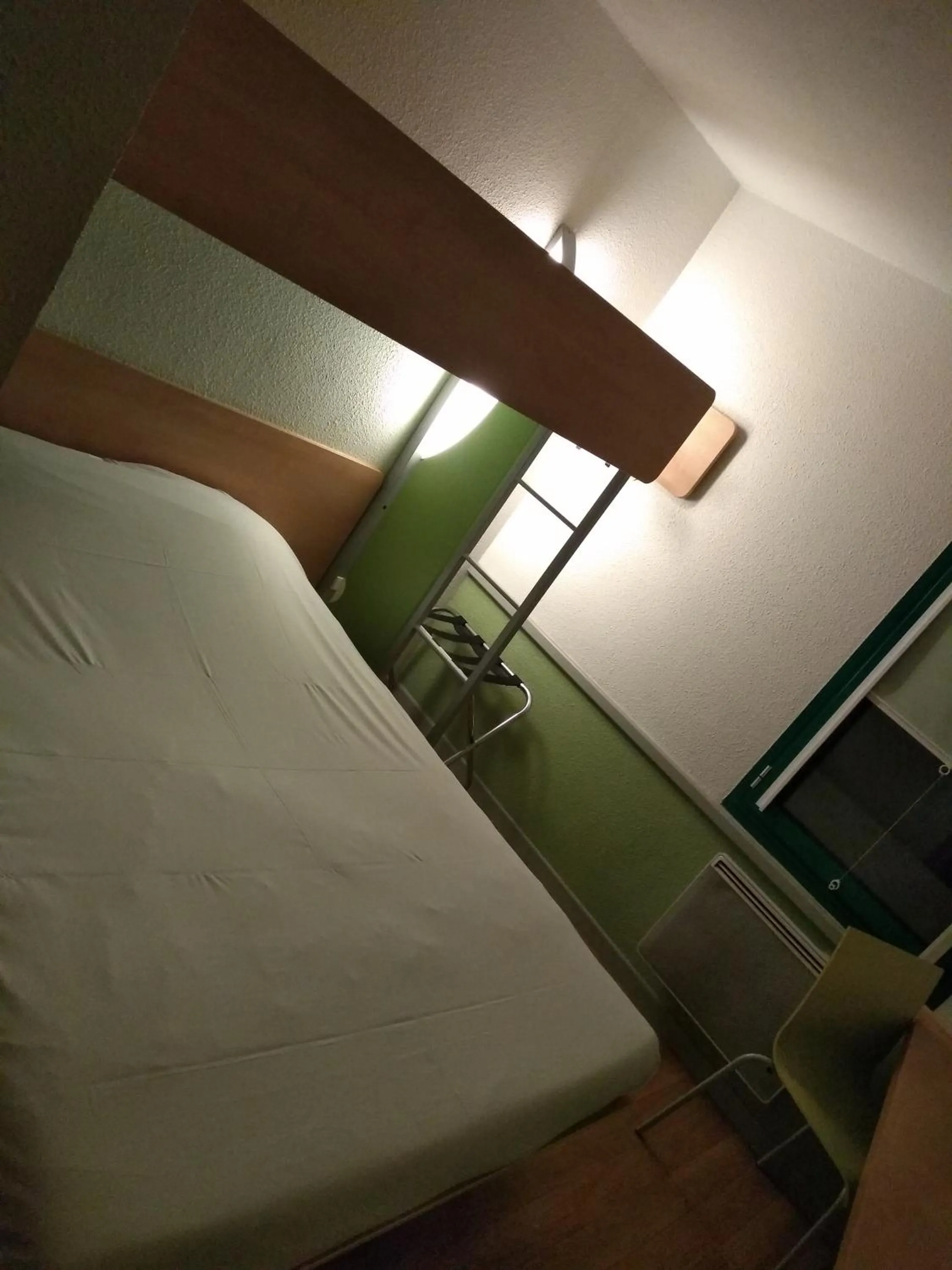 Bed in Hotel Inn Design Laon