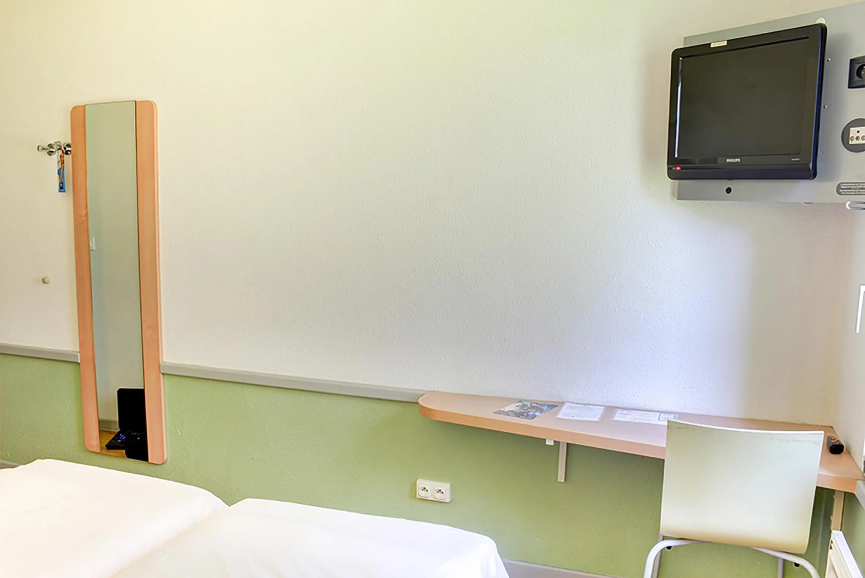 Bed in Hotel Inn Design Laon