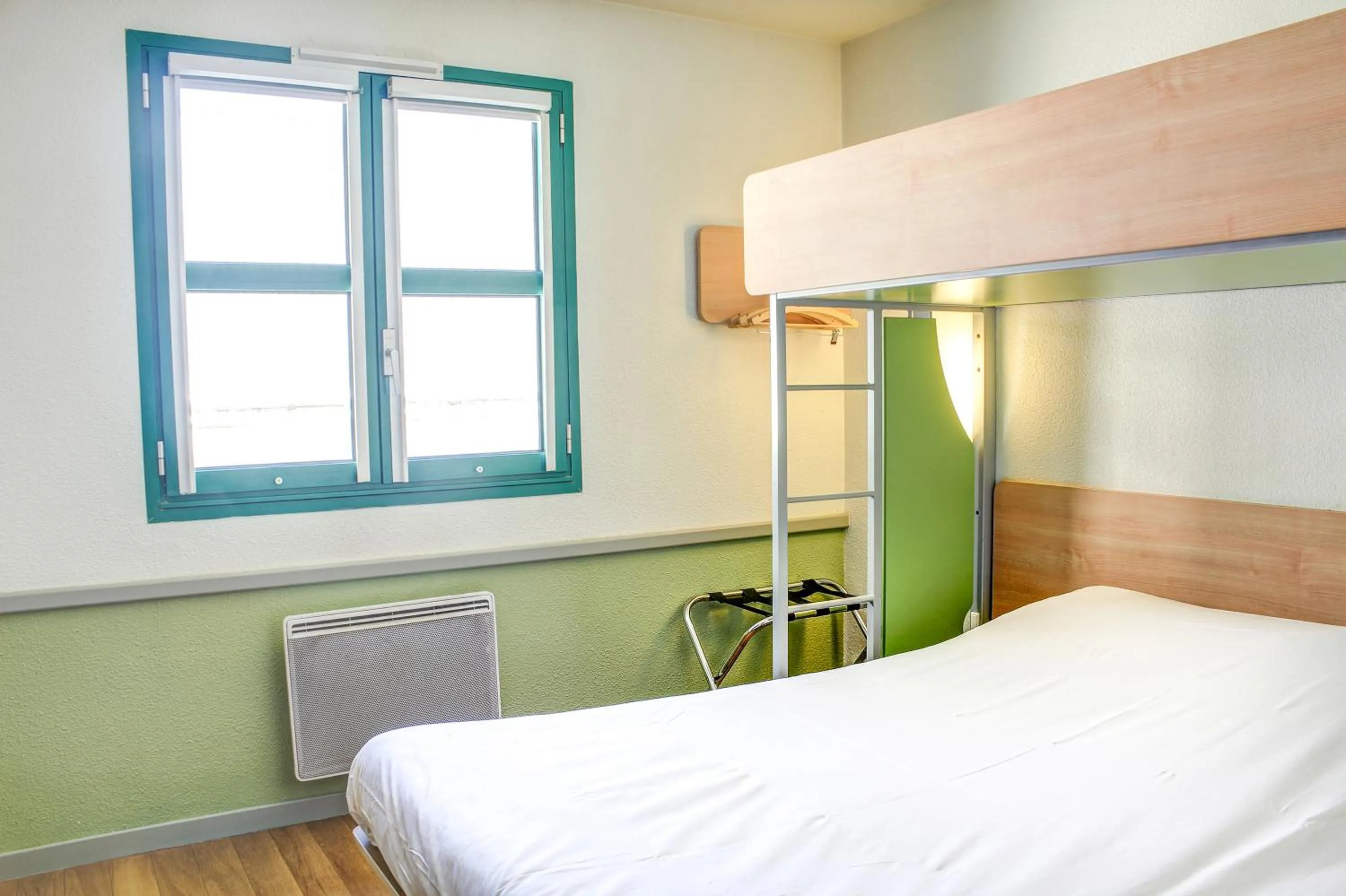 Bed in Hotel Inn Design Laon