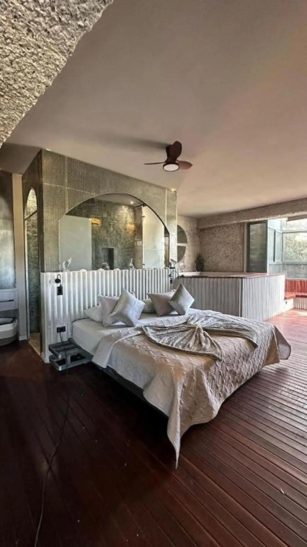 Hot Tub in EleMYNT LifeStyle Hotel