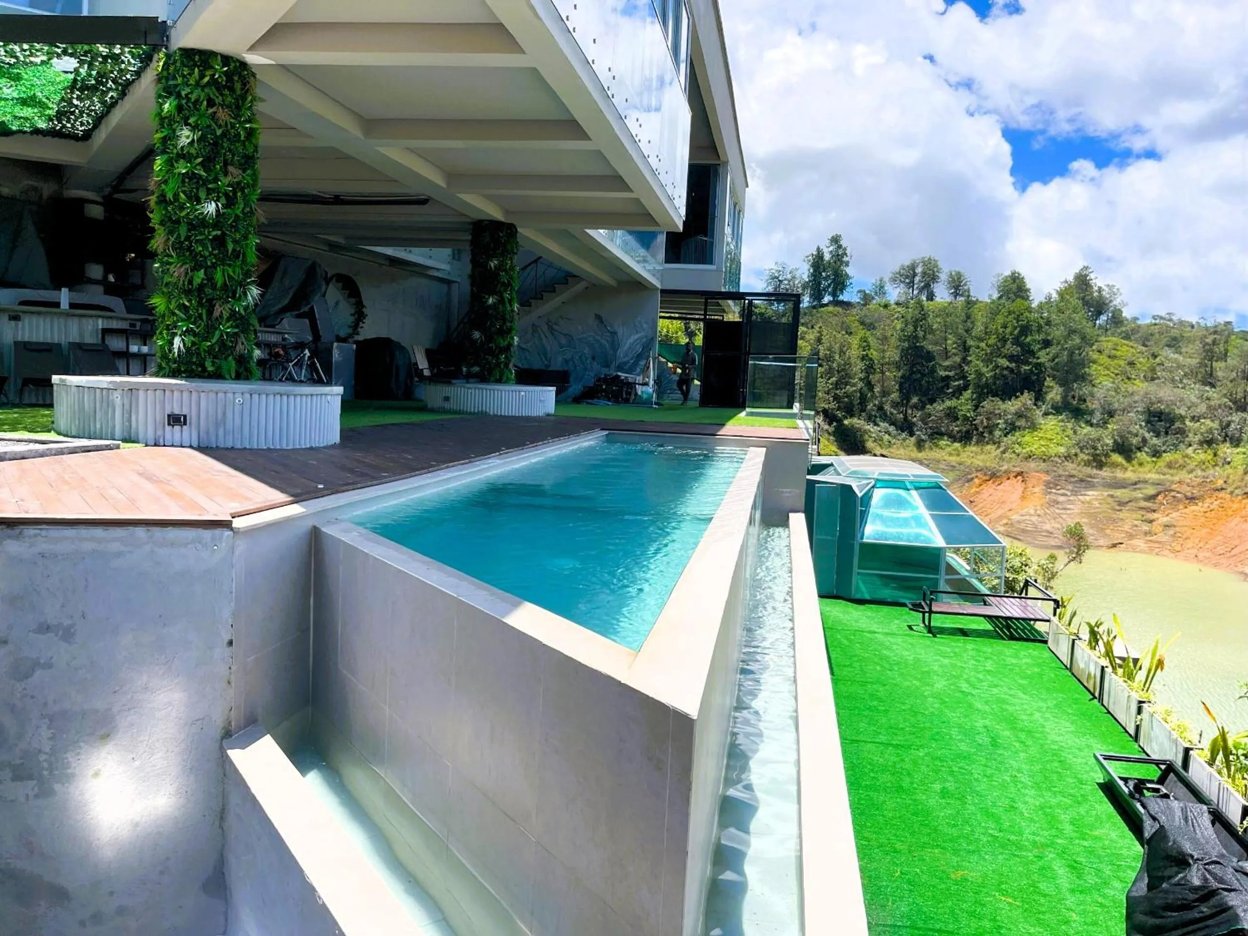 Swimming pool in EleMYNT LifeStyle Hotel