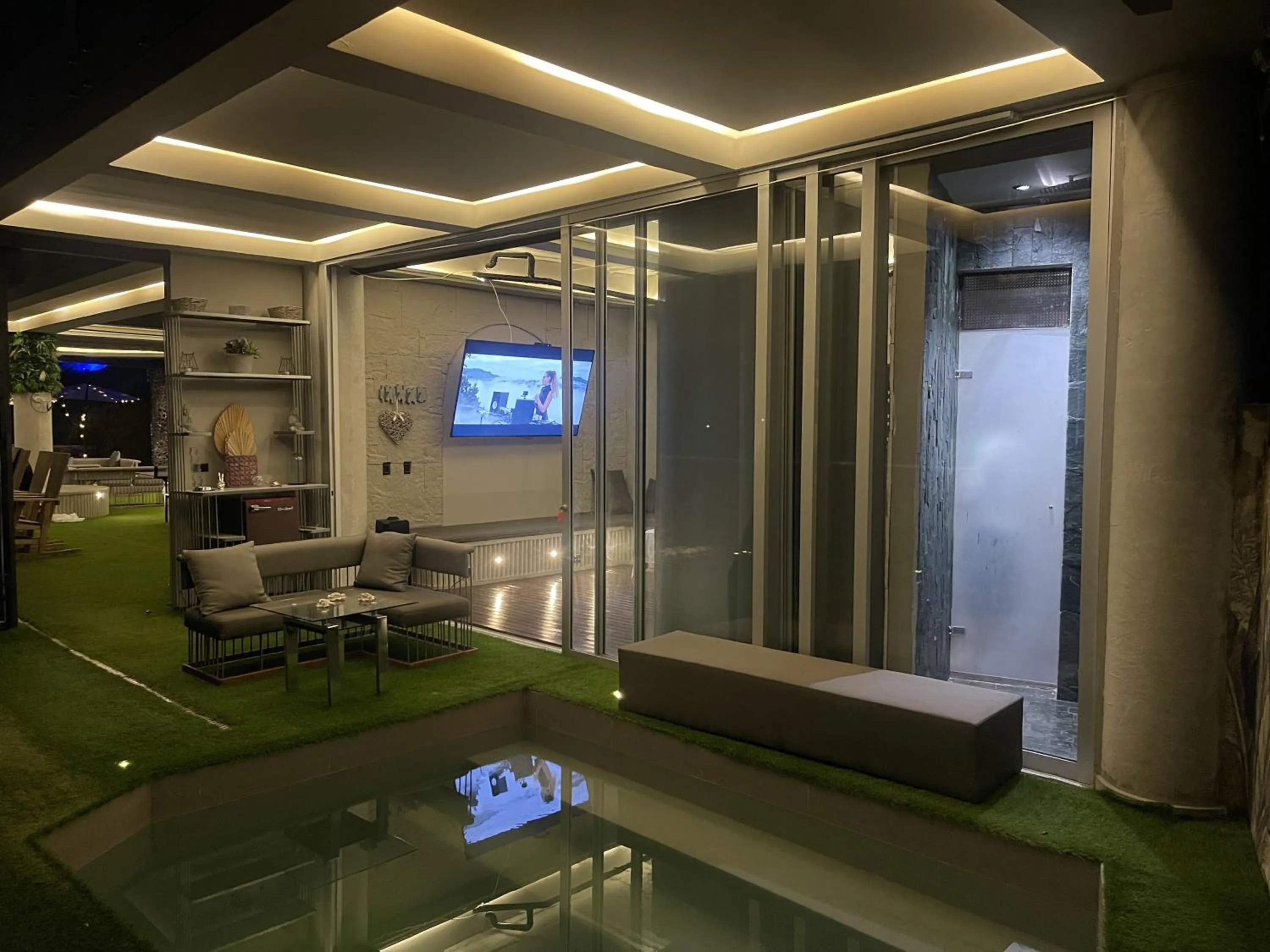 TV and multimedia in EleMYNT LifeStyle Hotel