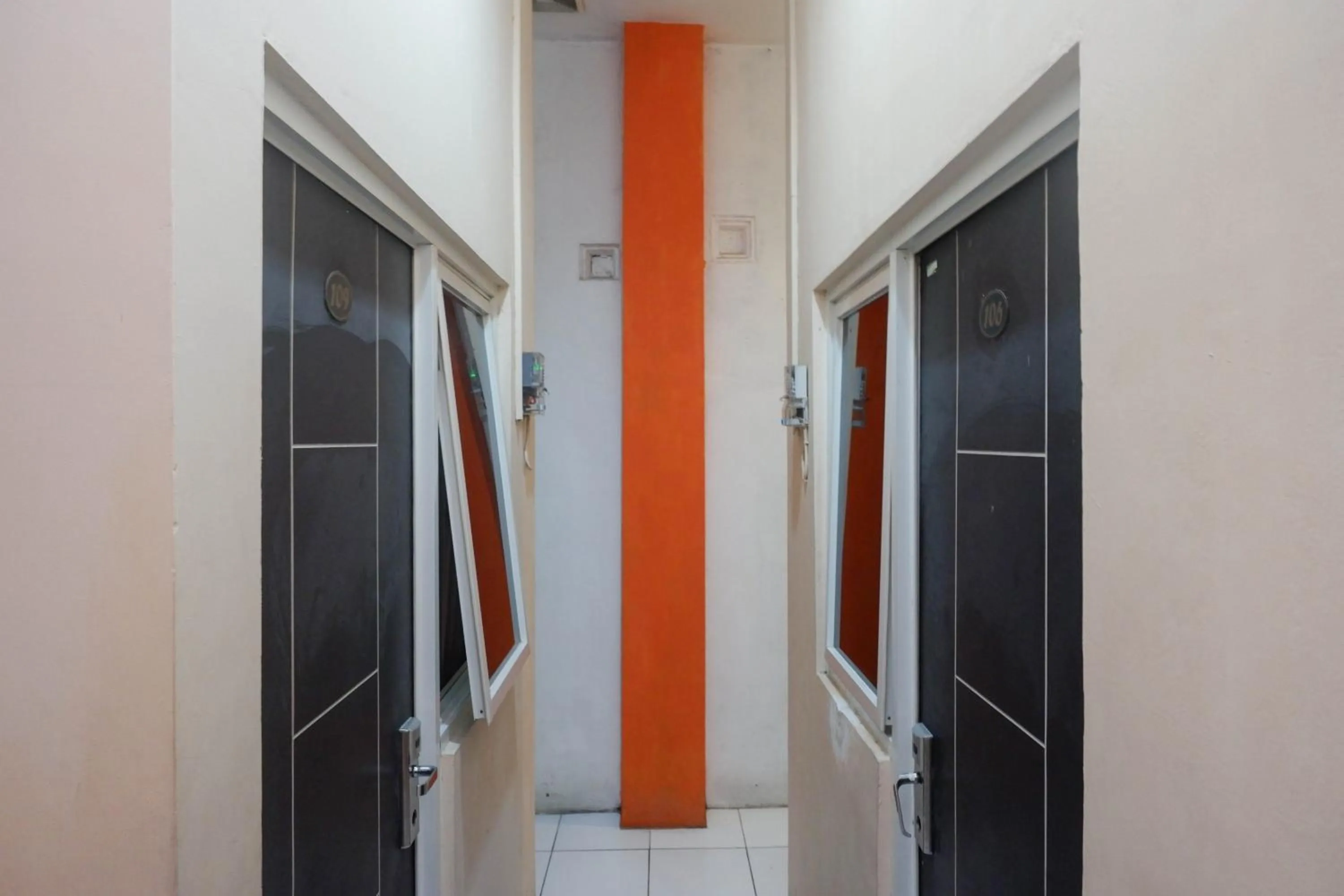 Property building in RedDoorz near Majapahit Semarang 2