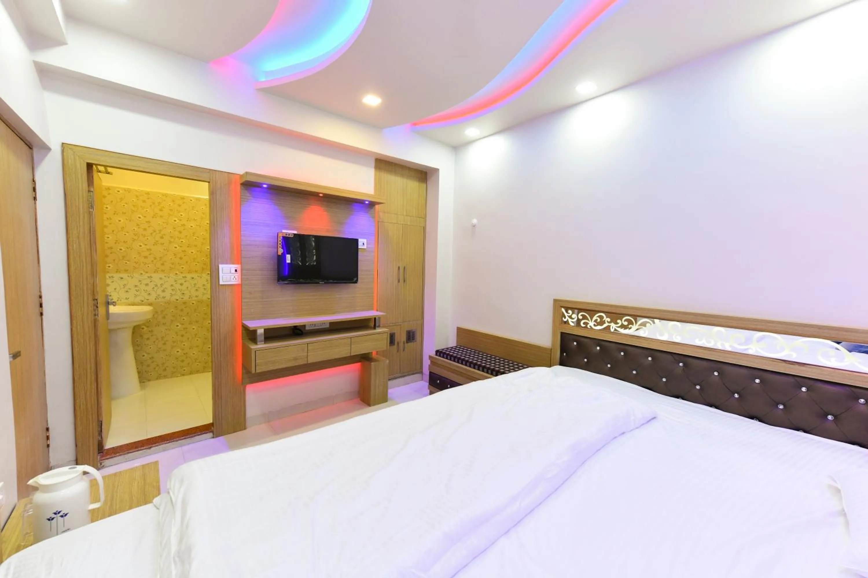 TV and multimedia, Bed in HN Palace Homestay