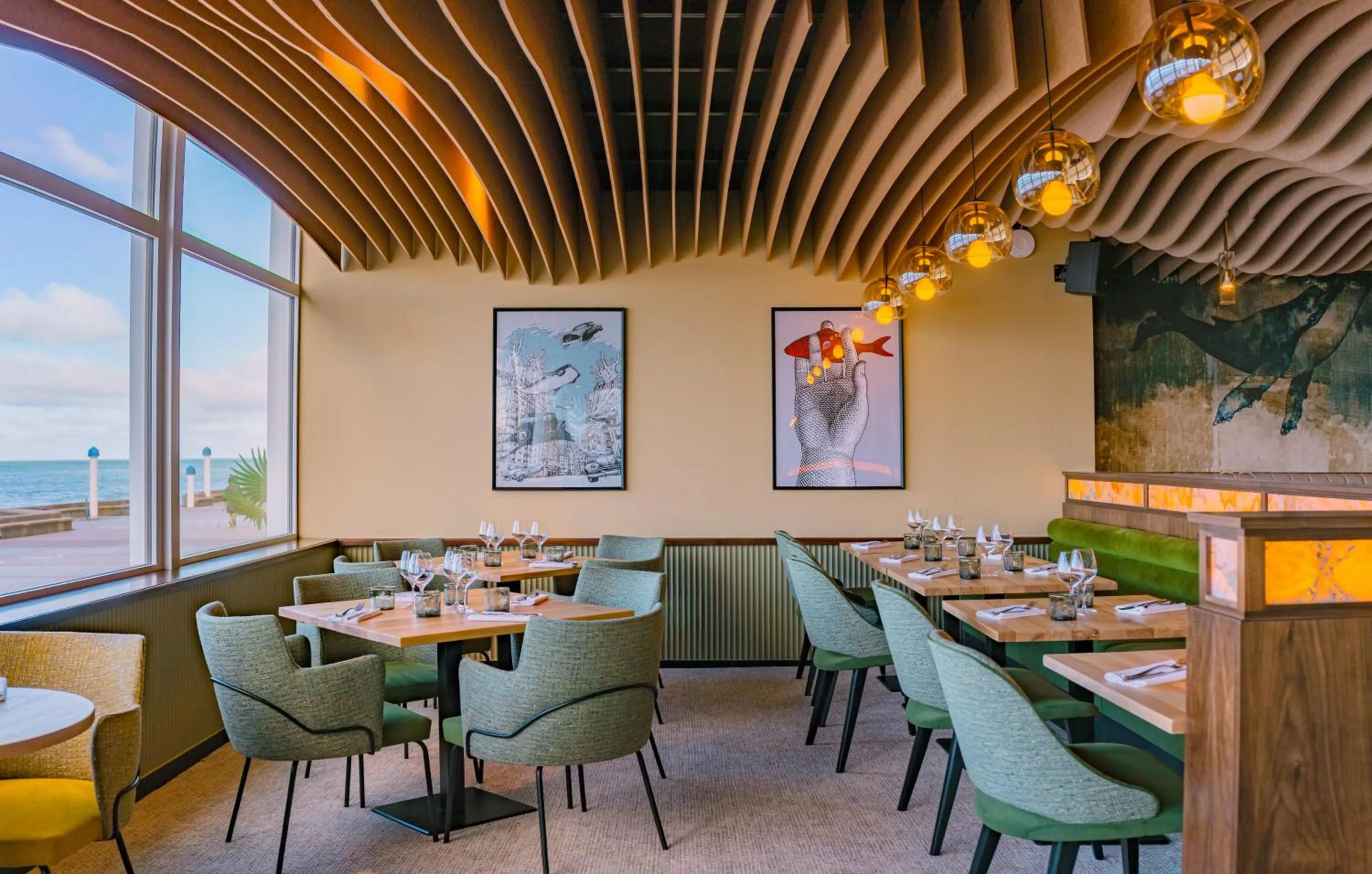 Restaurant/places to eat in Hotel Atlantic