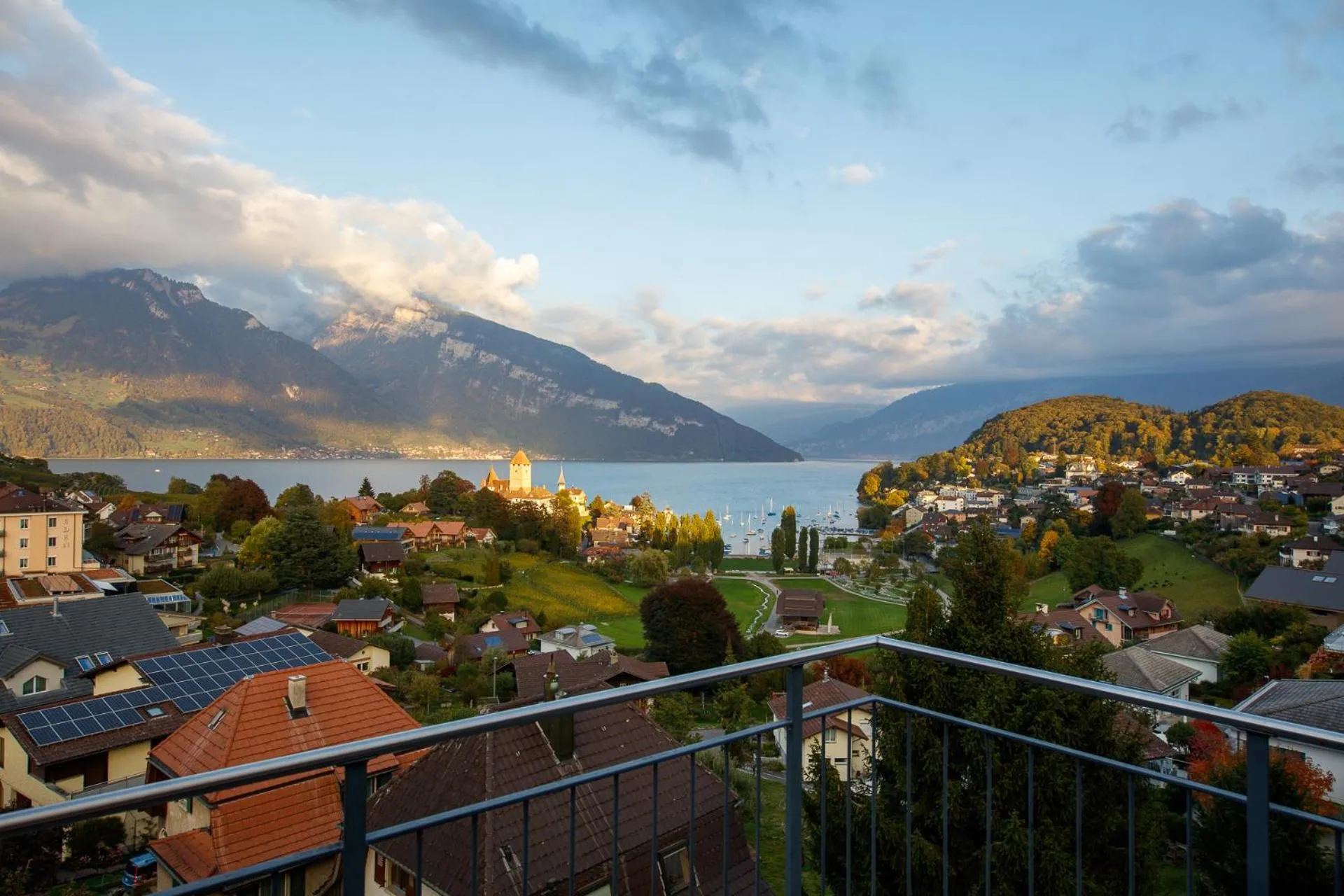 Balcony/Terrace in BERG & BERG APARTMENTS - Spiez Self-Check-in