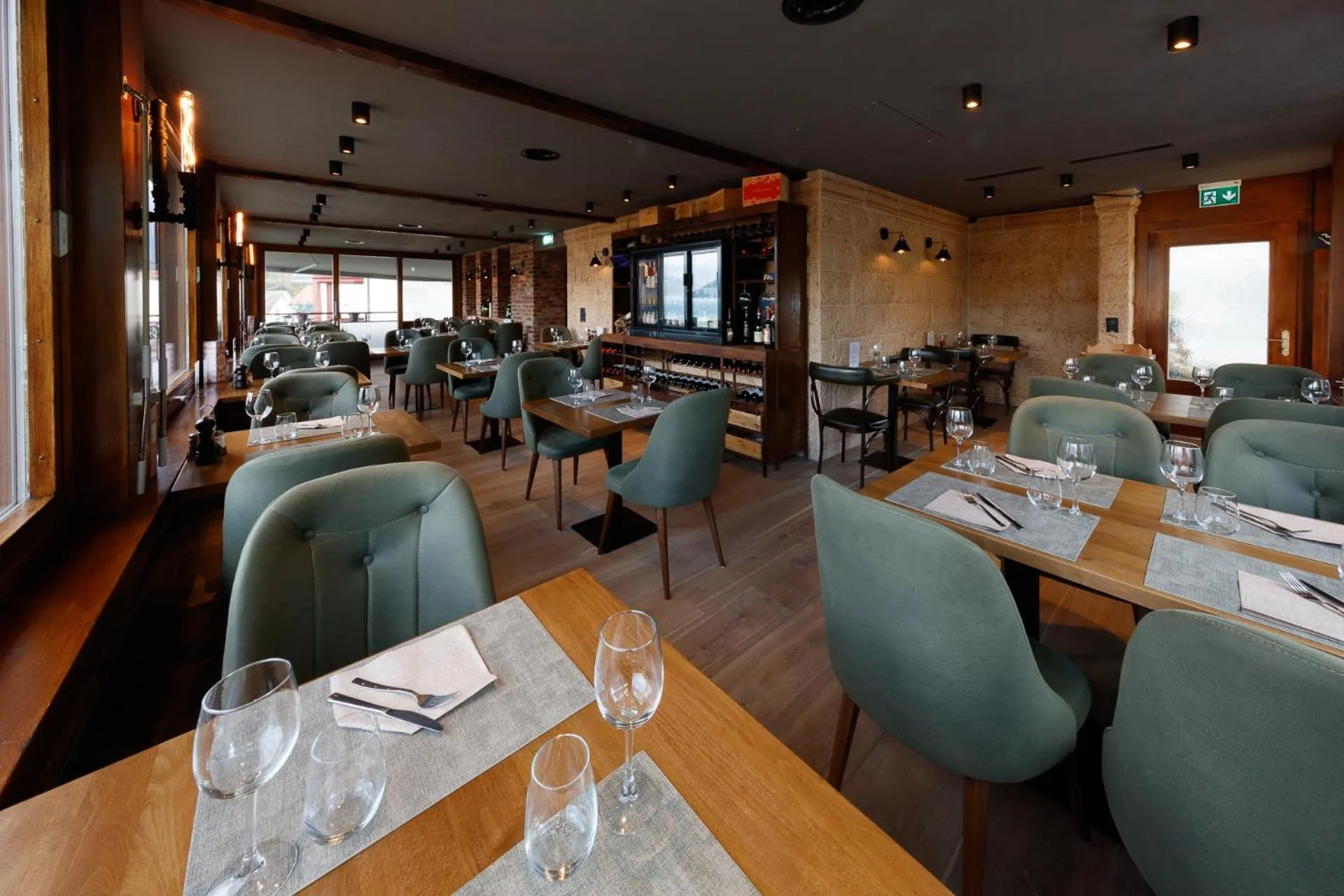 Restaurant/places to eat in BERG & BERG APARTMENTS - Spiez Self-Check-in