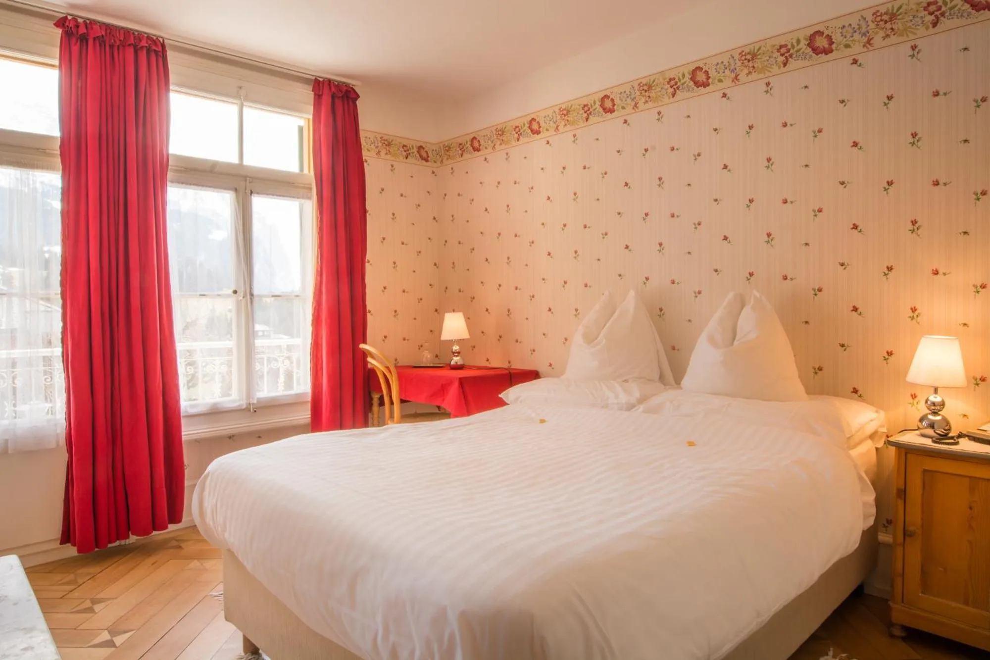 Bedroom, Bed in Historic Hotel Falken