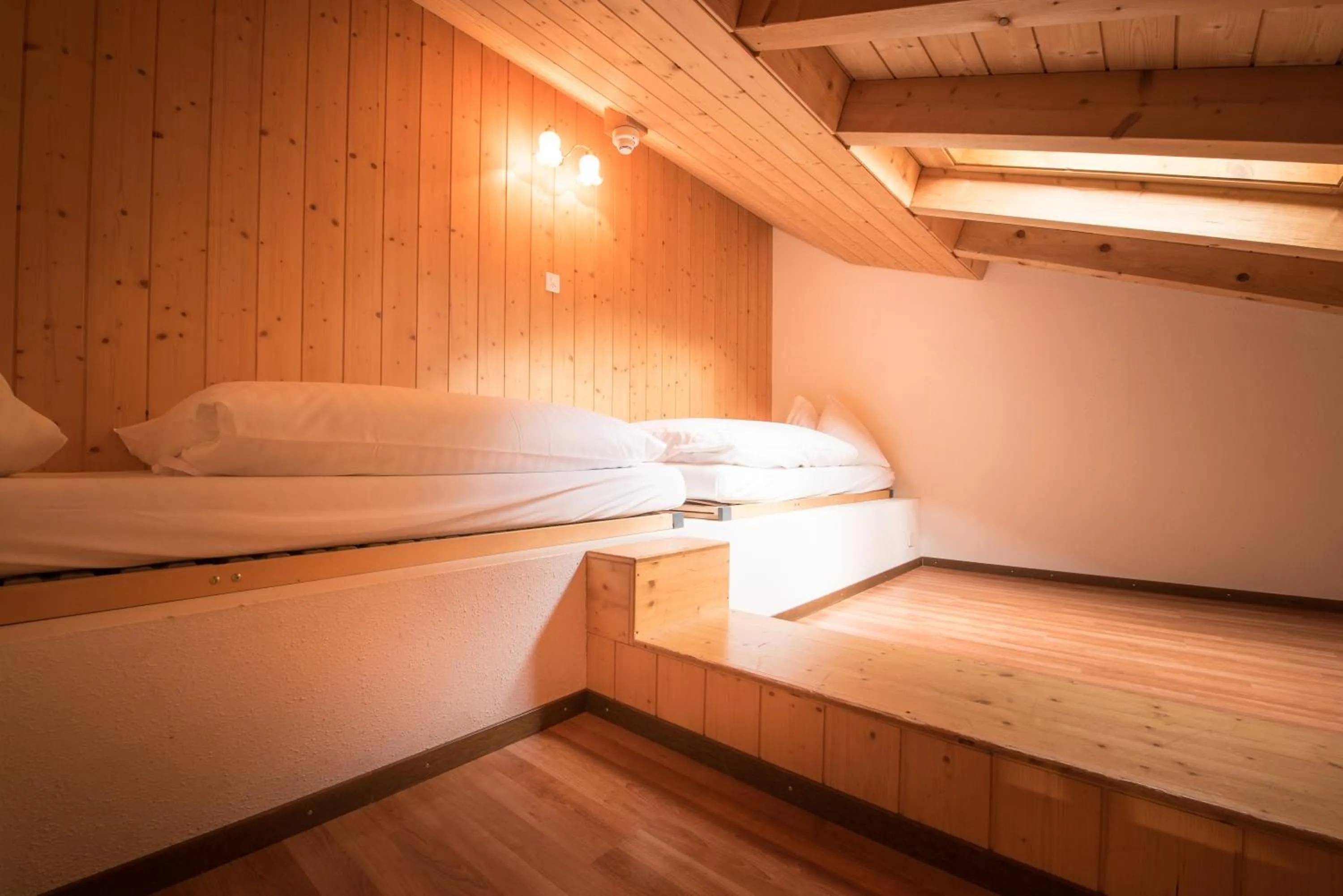 Bedroom, Bed in Historic Hotel Falken