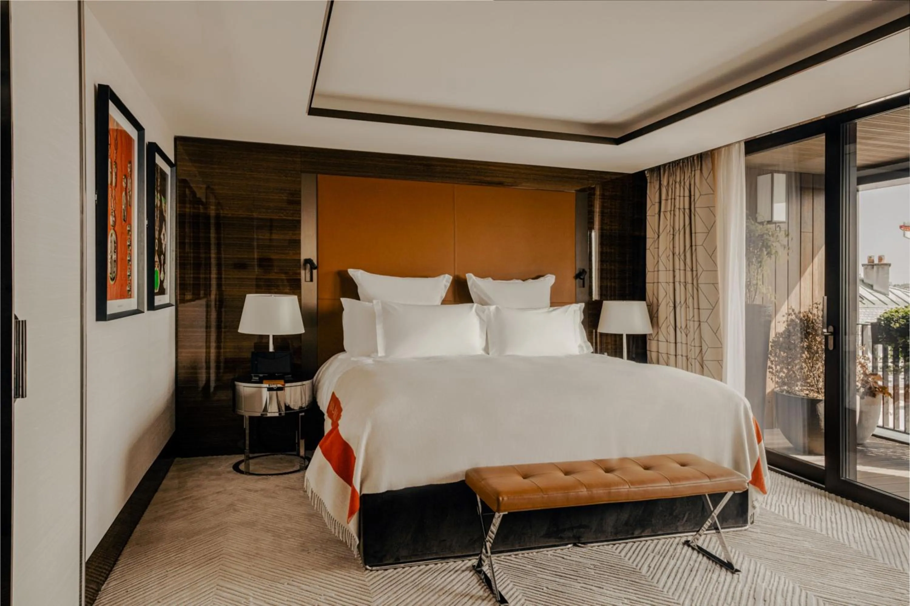 Bed in Bvlgari Hotel Paris