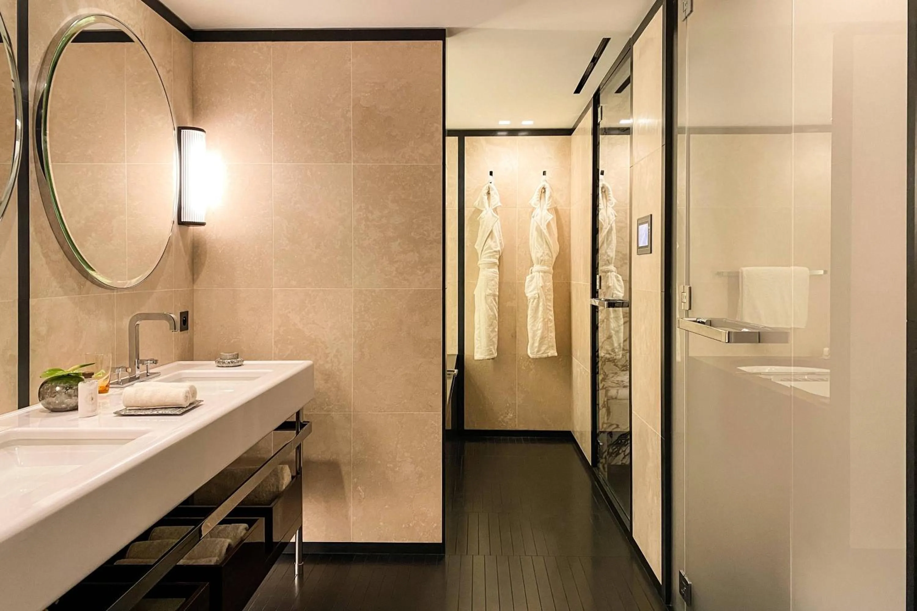 Bathroom in Bvlgari Hotel Paris