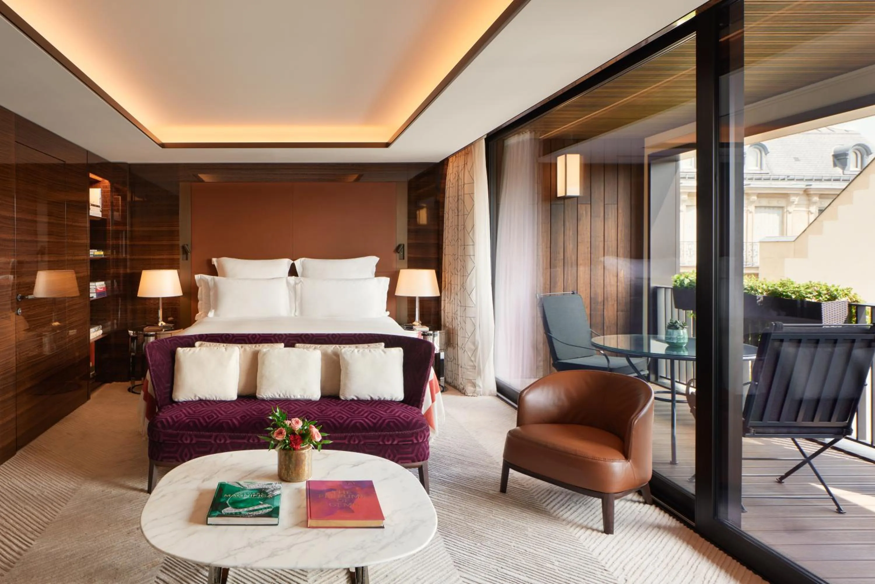 Balcony/Terrace, Bed in Bvlgari Hotel Paris