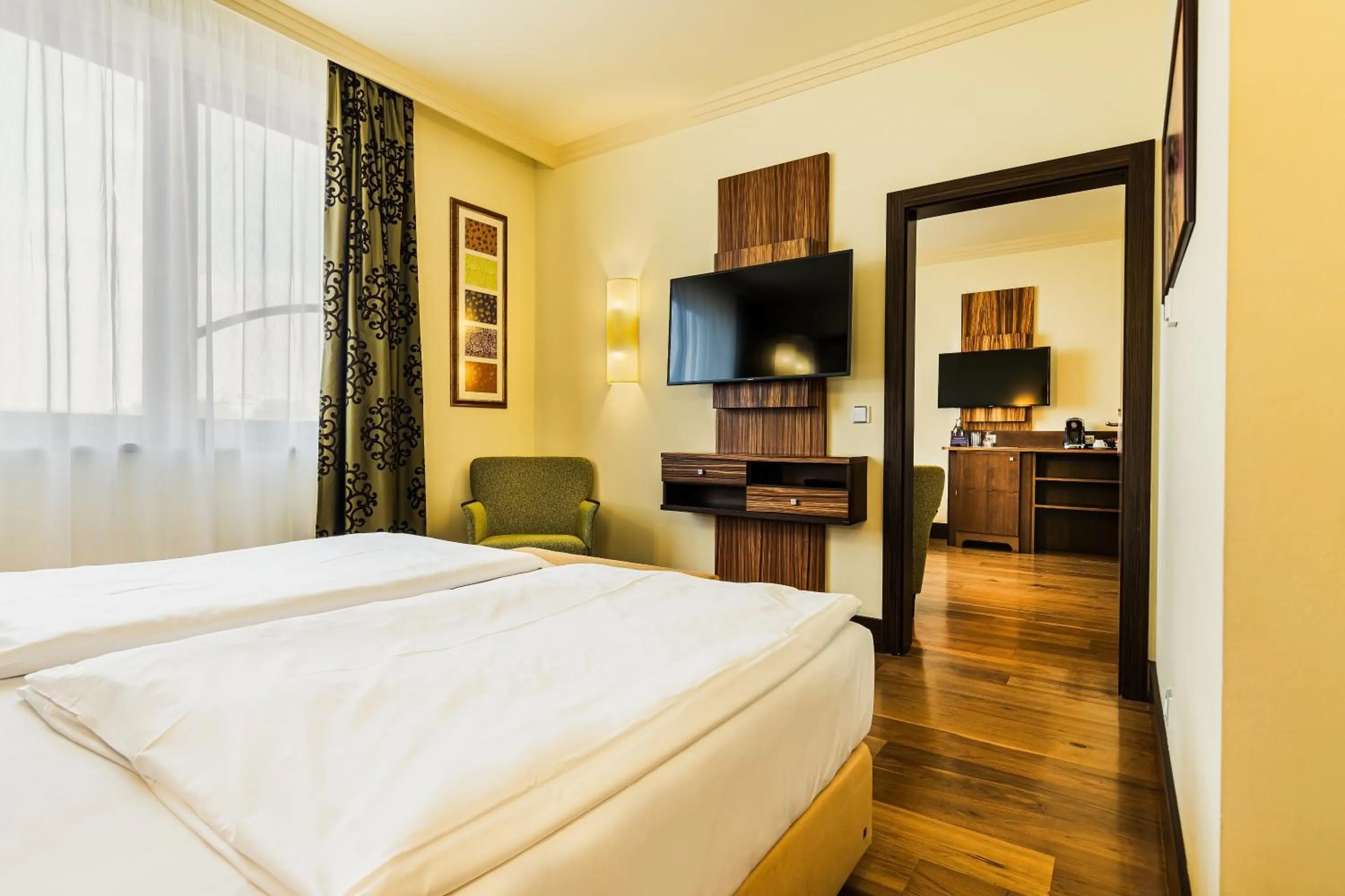 Bed in Hotel Savannah