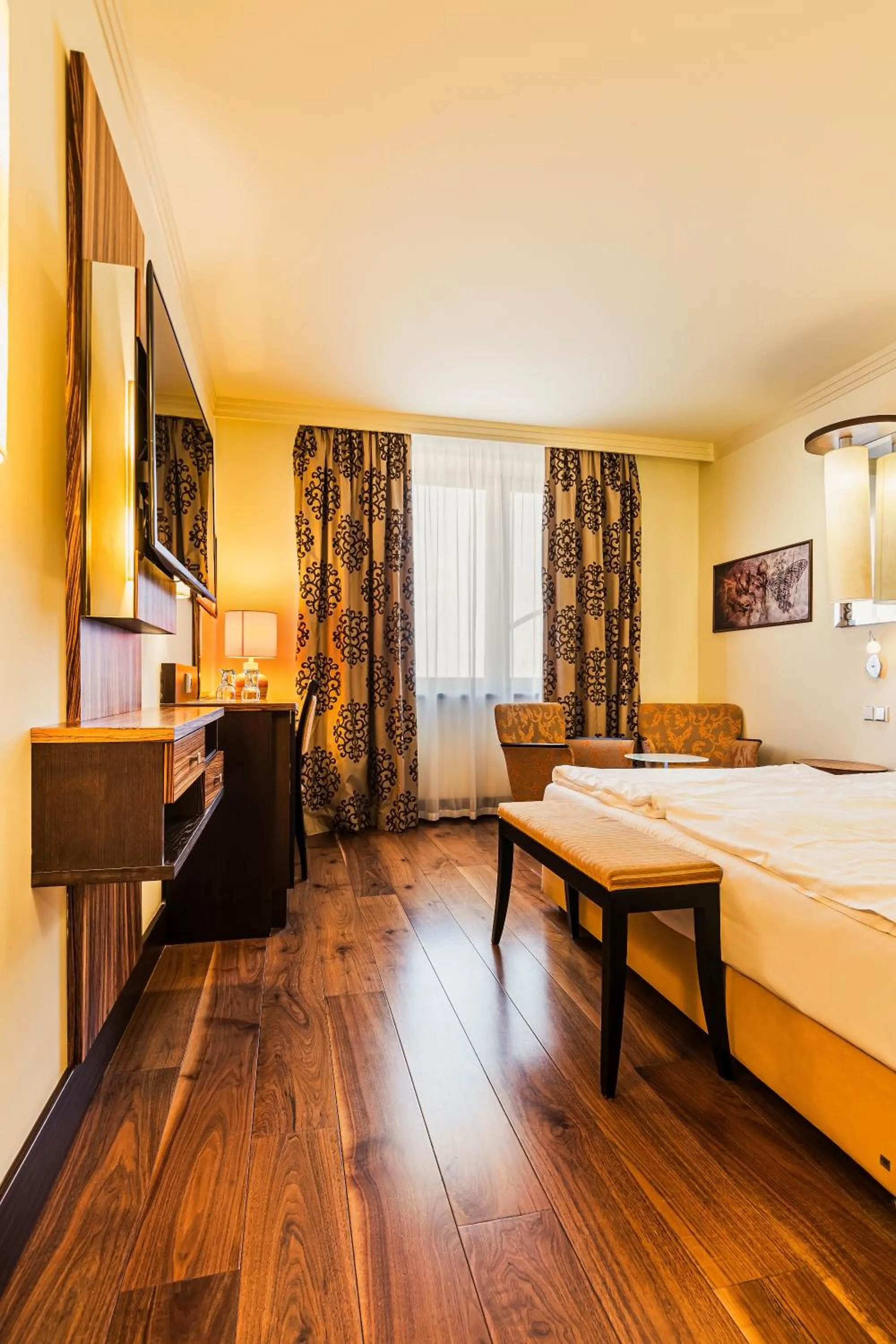 Bed in Hotel Savannah