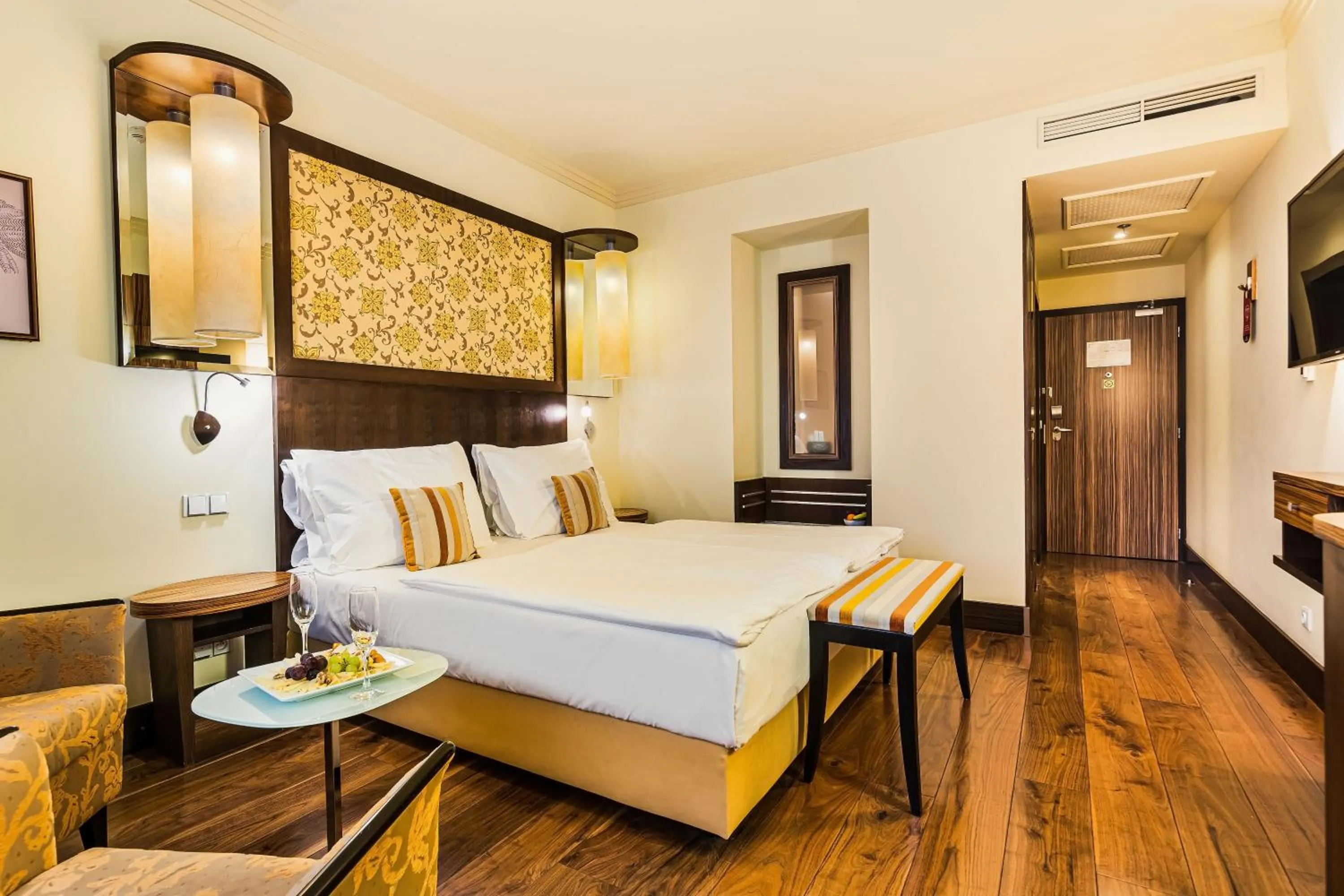 Bed in Hotel Savannah