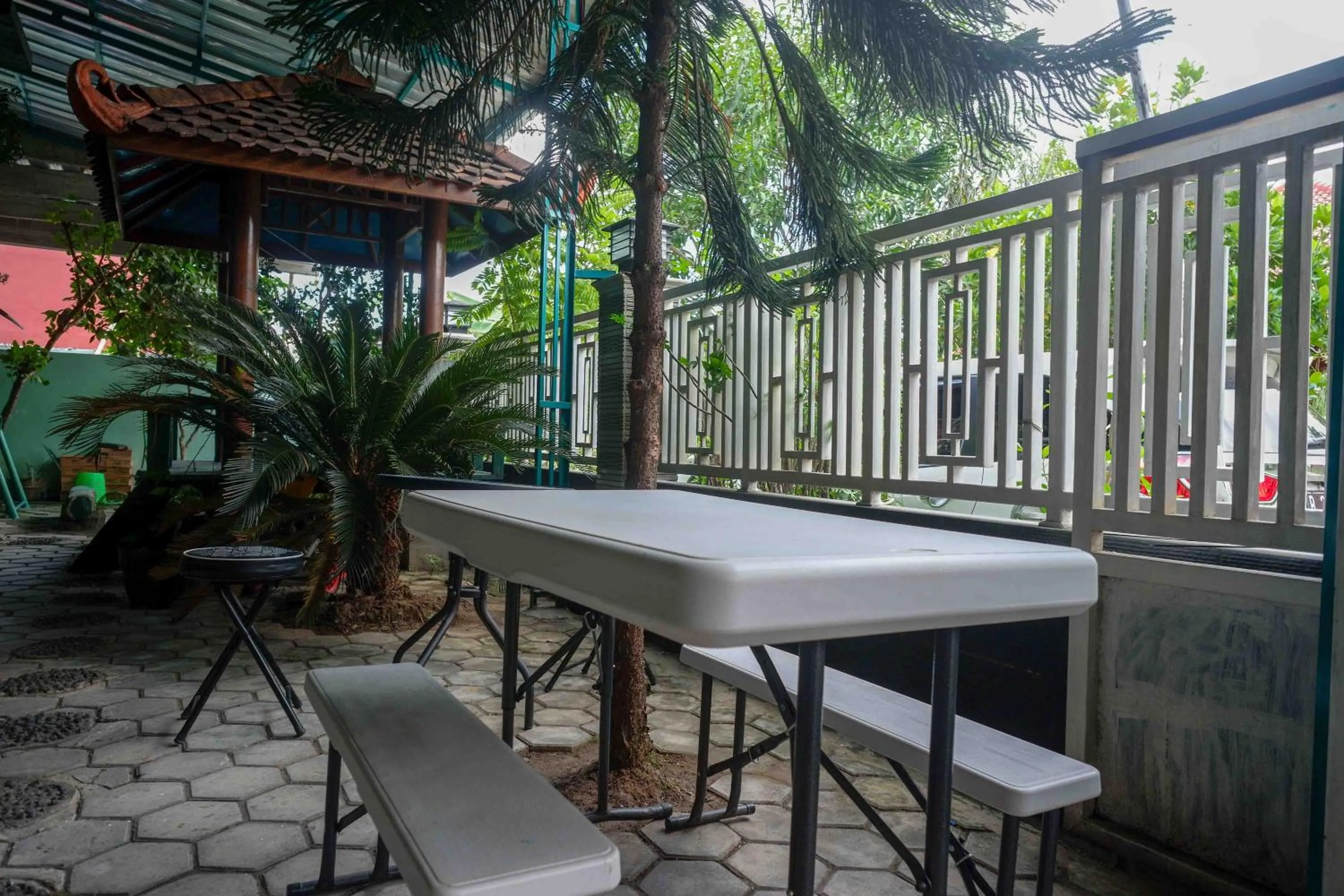 Patio in RedDoorz Syariah near RS Mitra Siaga