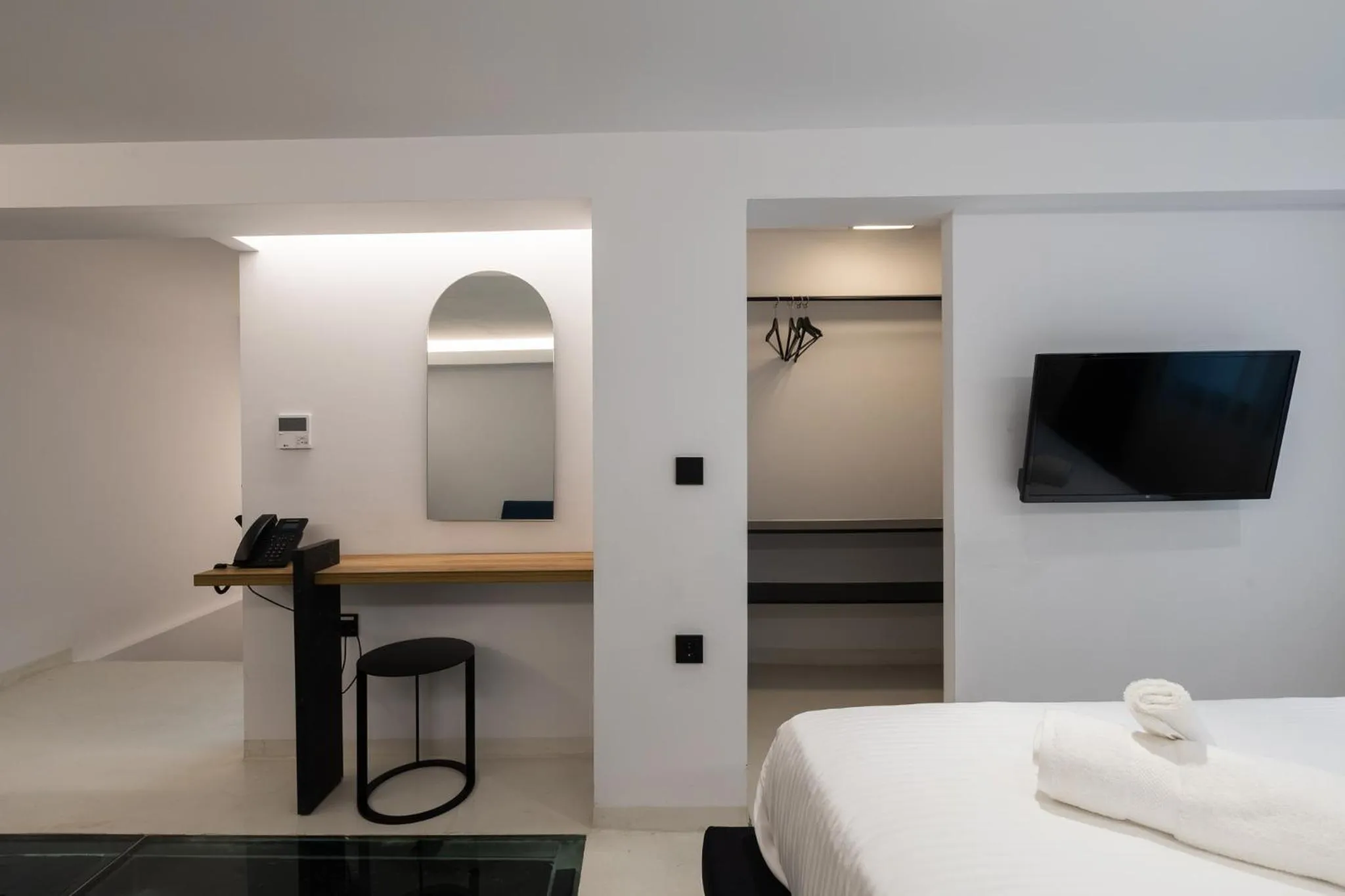 TV and multimedia, Bed in The Fountain Athens