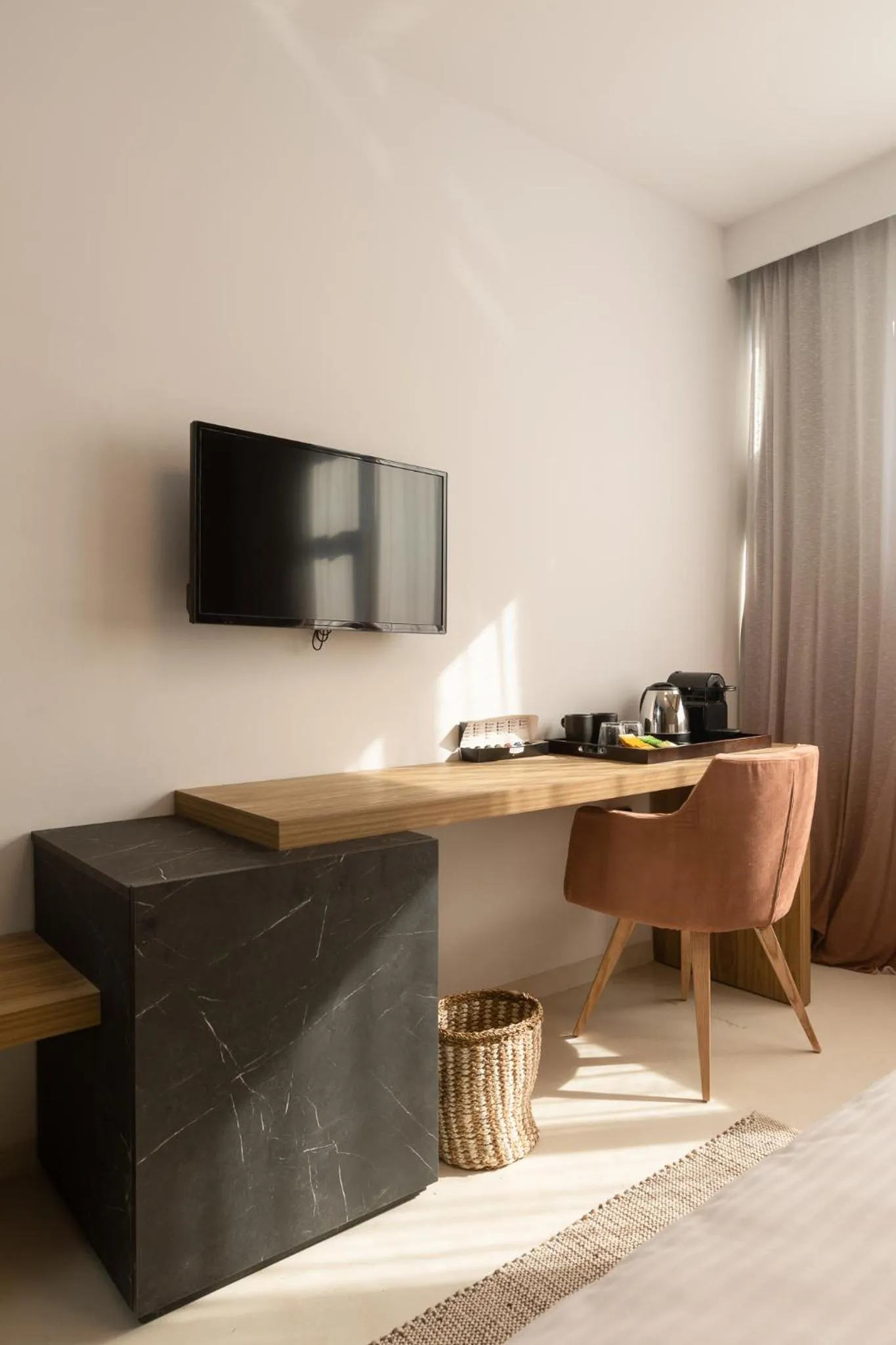 TV and multimedia in The Fountain Athens