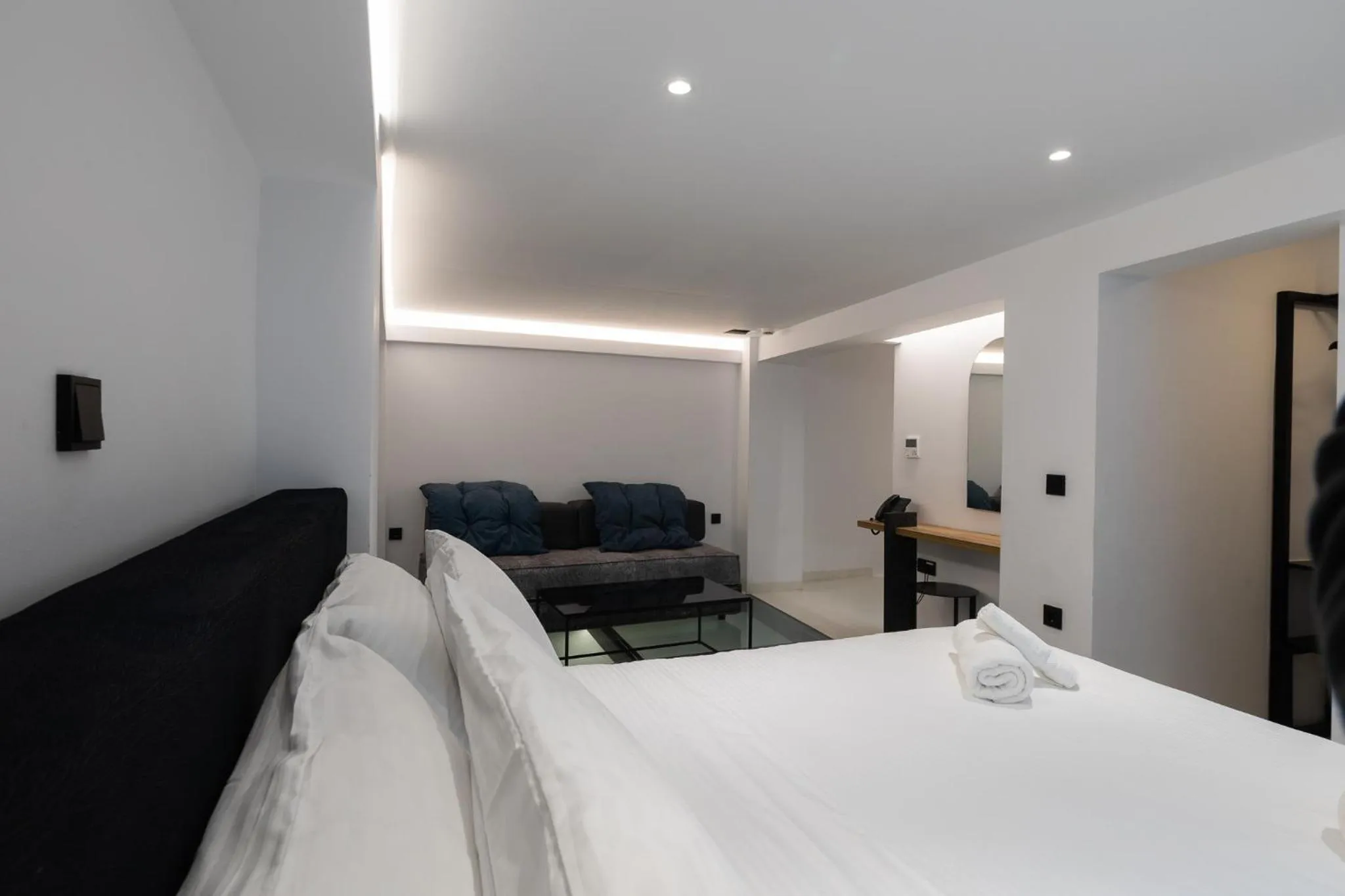 Bed in The Fountain Athens