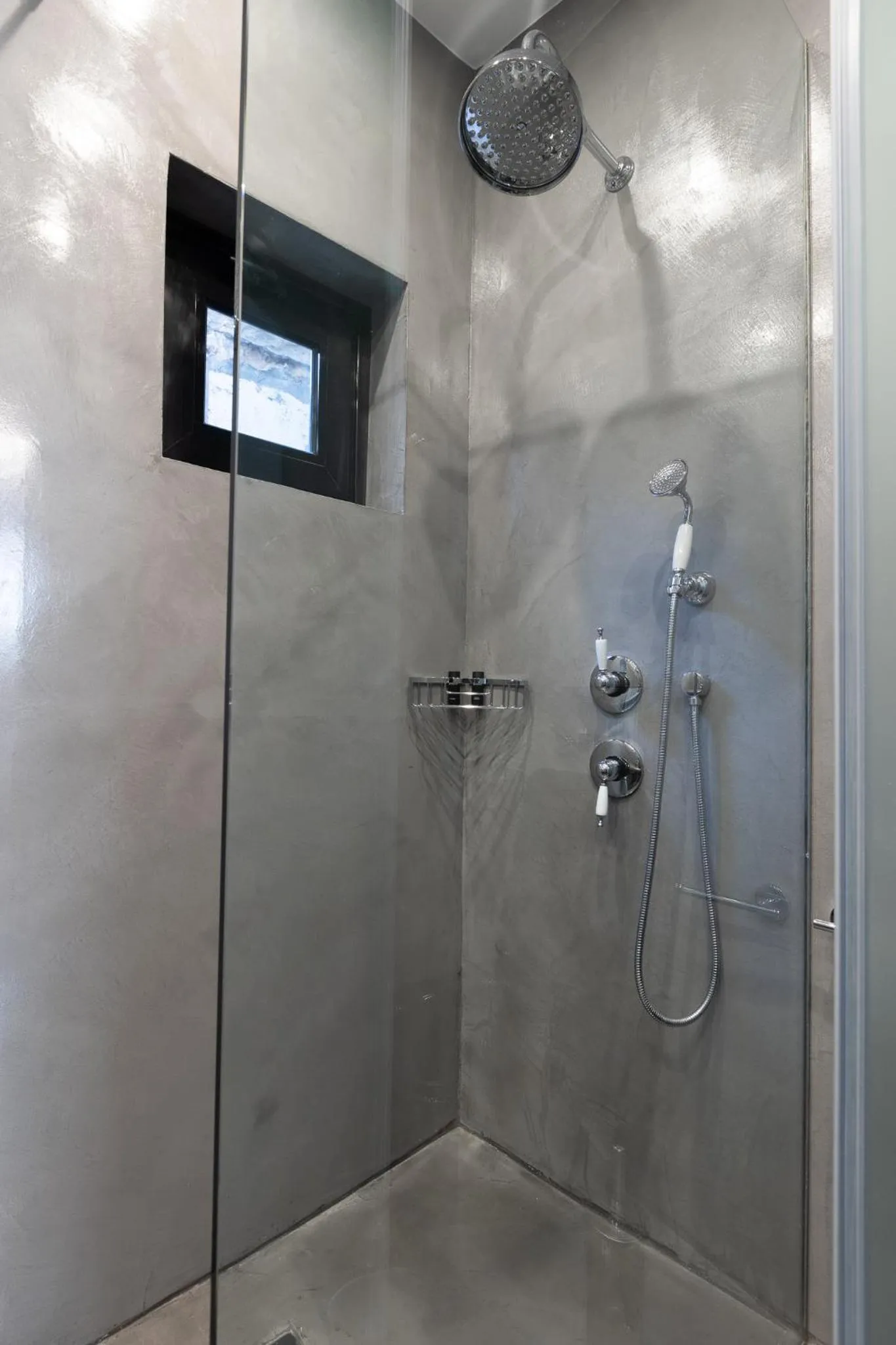 Shower in The Fountain Athens