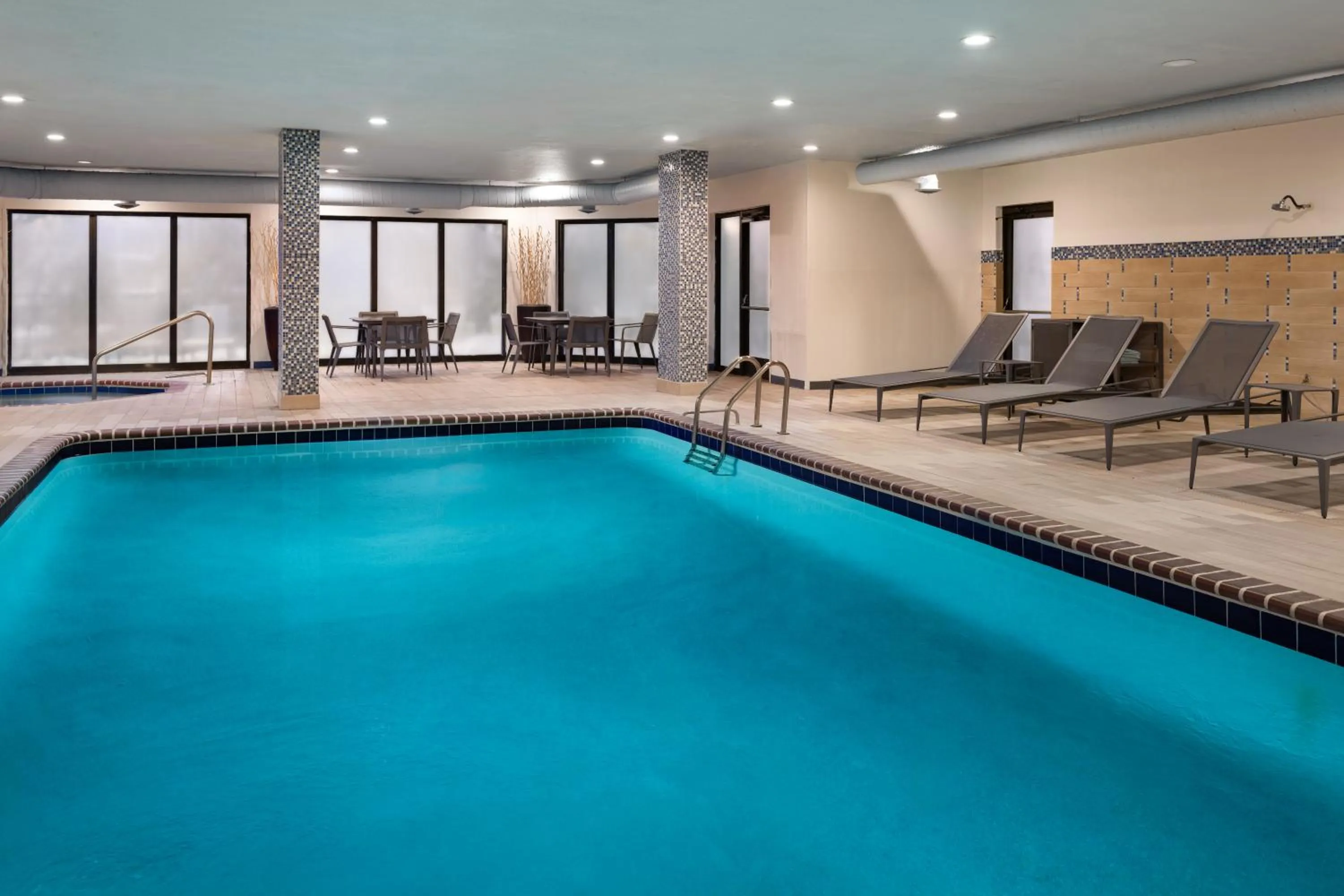 Swimming pool in Courtyard by Marriott Myrtle Beach Barefoot Landing