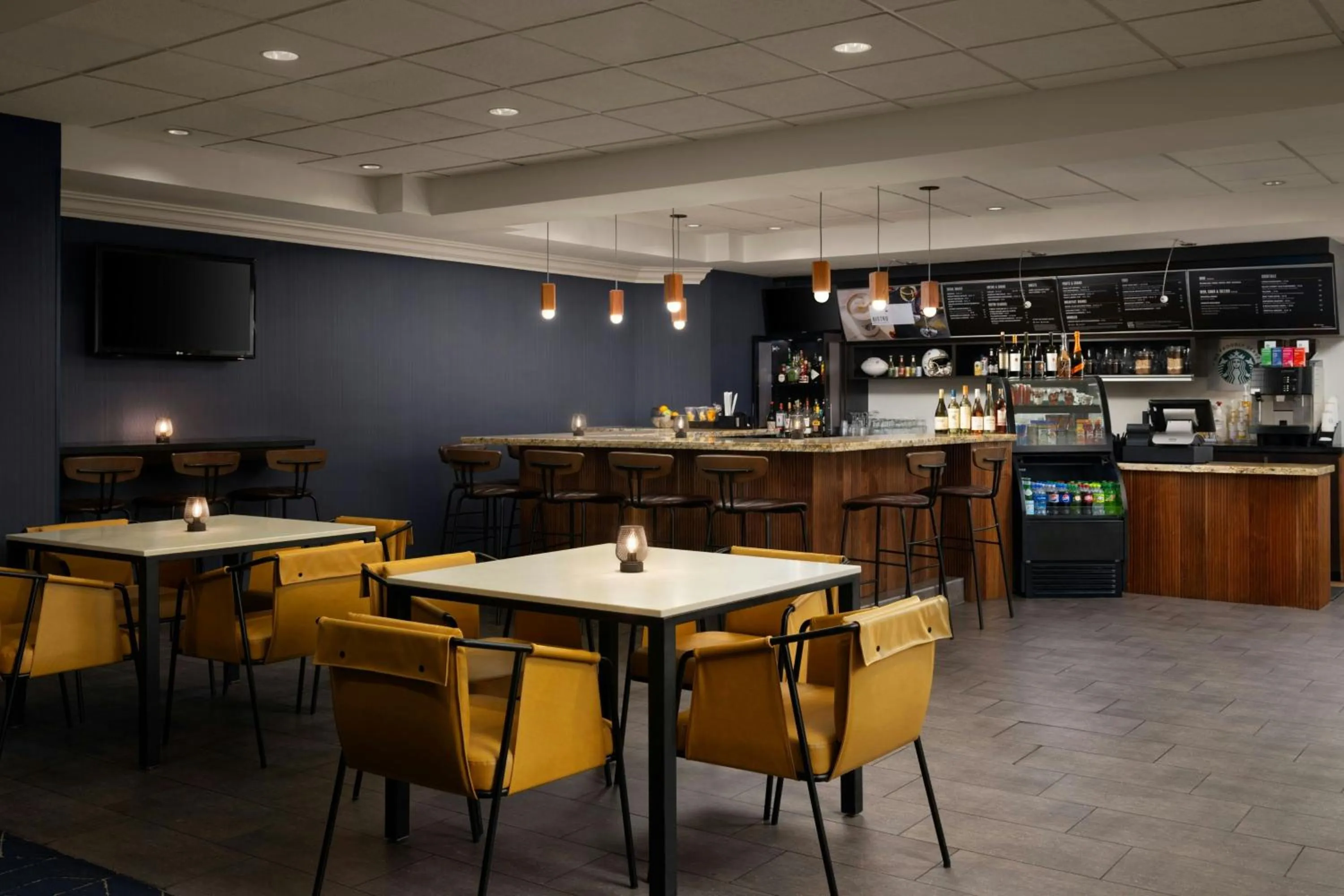 Restaurant/places to eat in Courtyard by Marriott Myrtle Beach Barefoot Landing