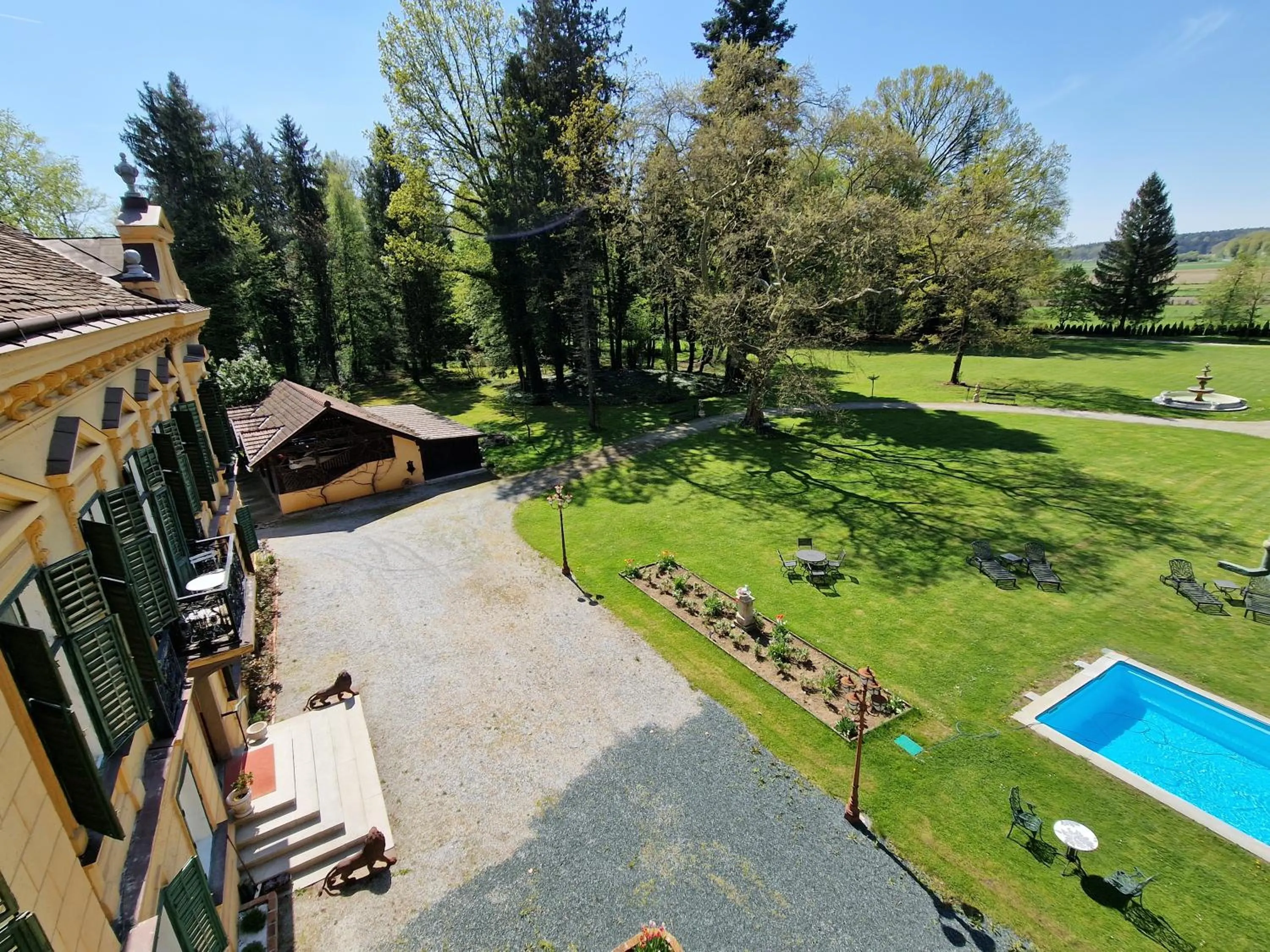 Garden view in Palais Kneissl