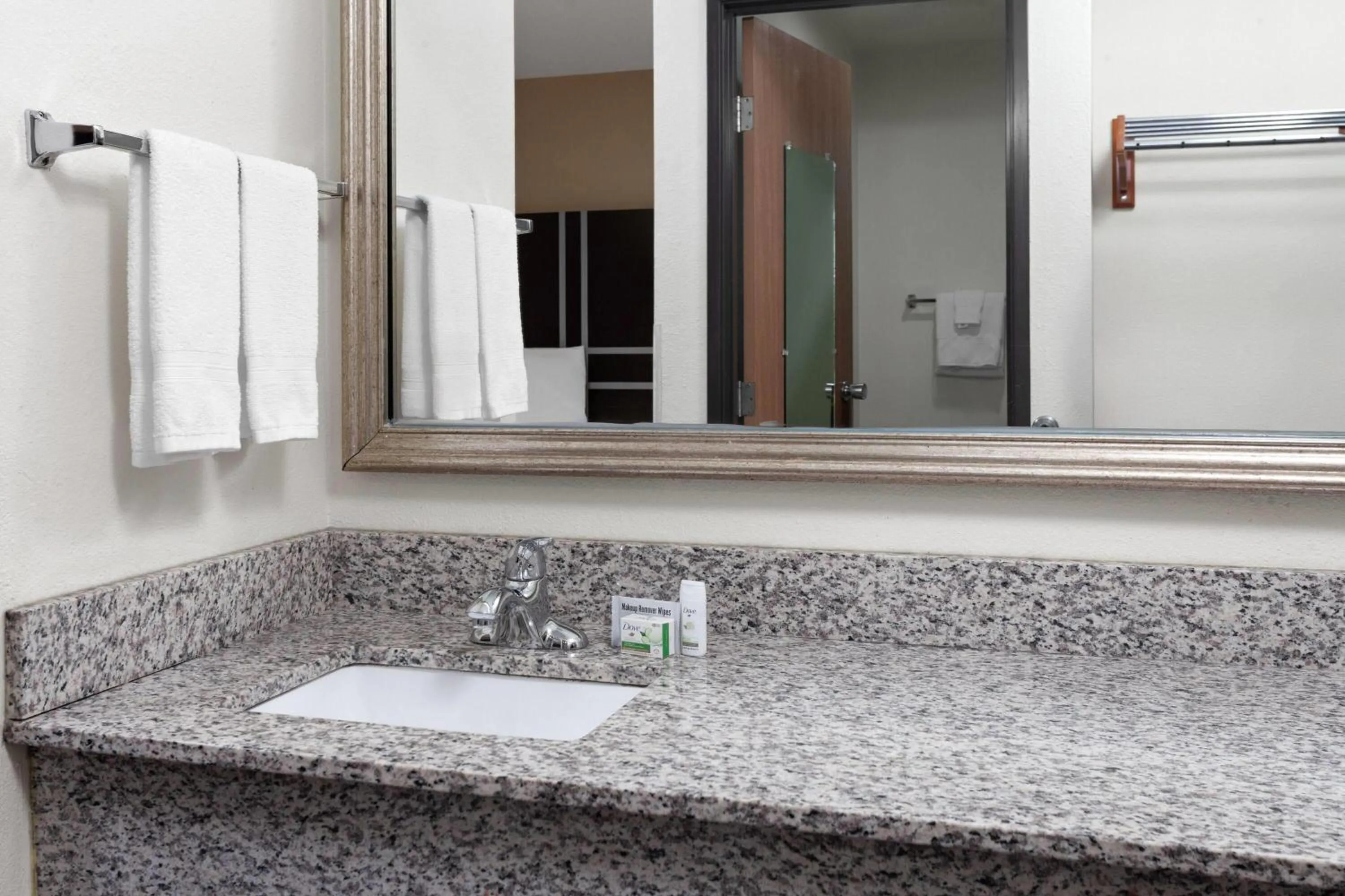 Bathroom in Baymont by Wyndham Green Bay