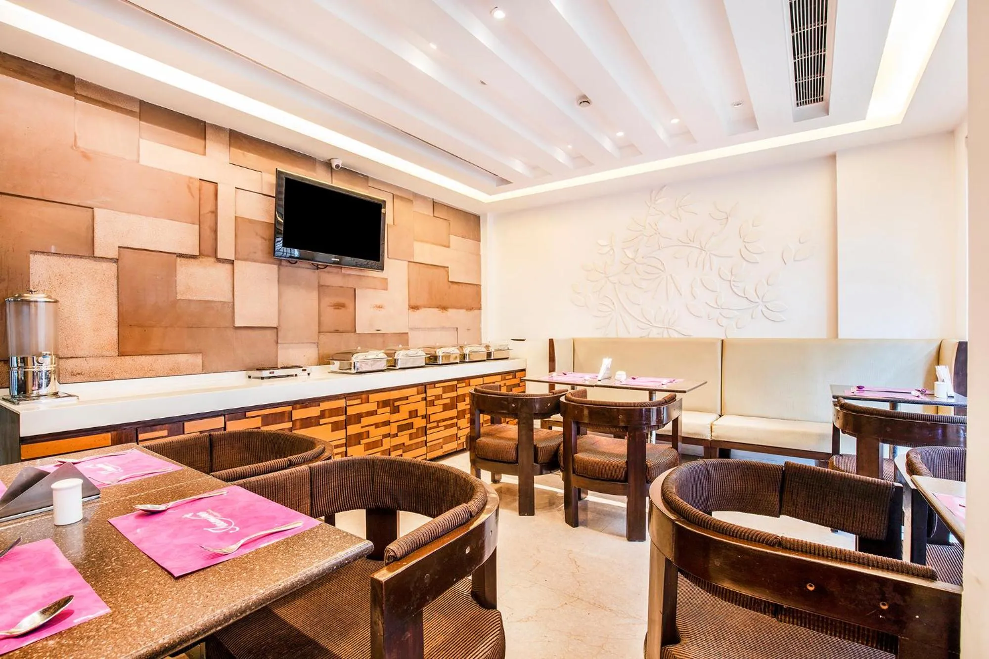 Continental breakfast in Jasmine Boutique Hotel Jasola