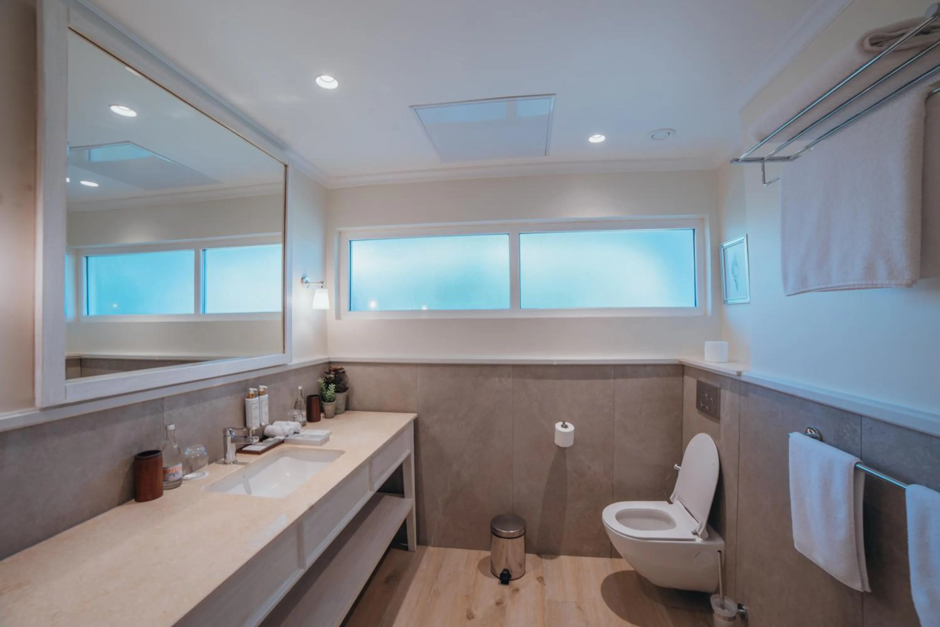 Toilet in Hemingways Watamu