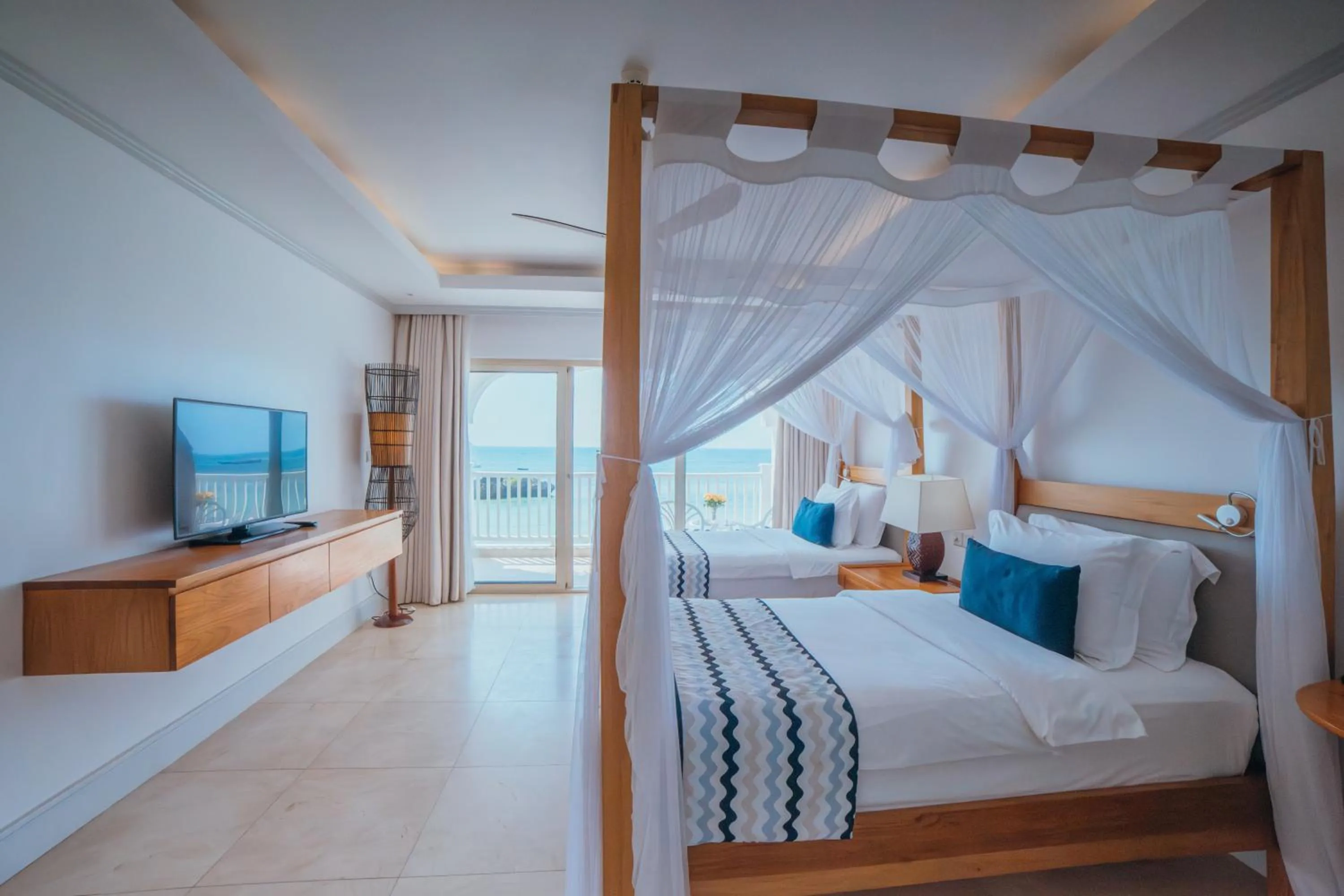 Bed in Hemingways Watamu