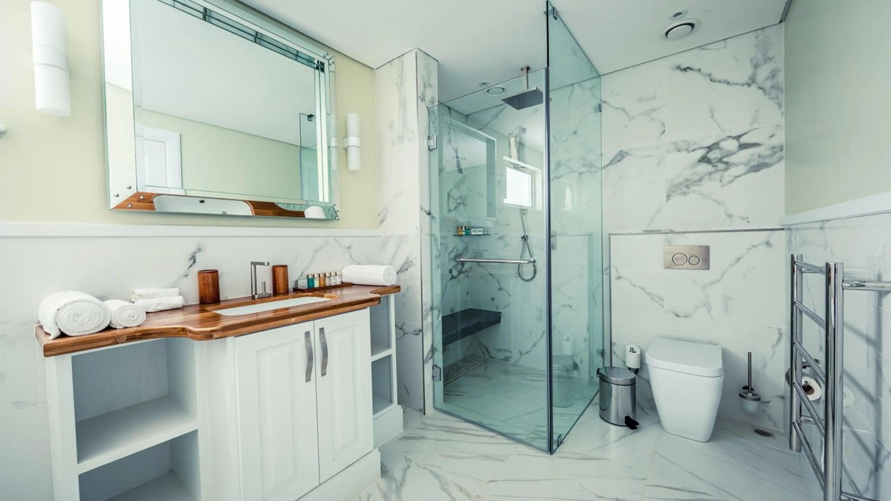 Bathroom in Hemingways Watamu