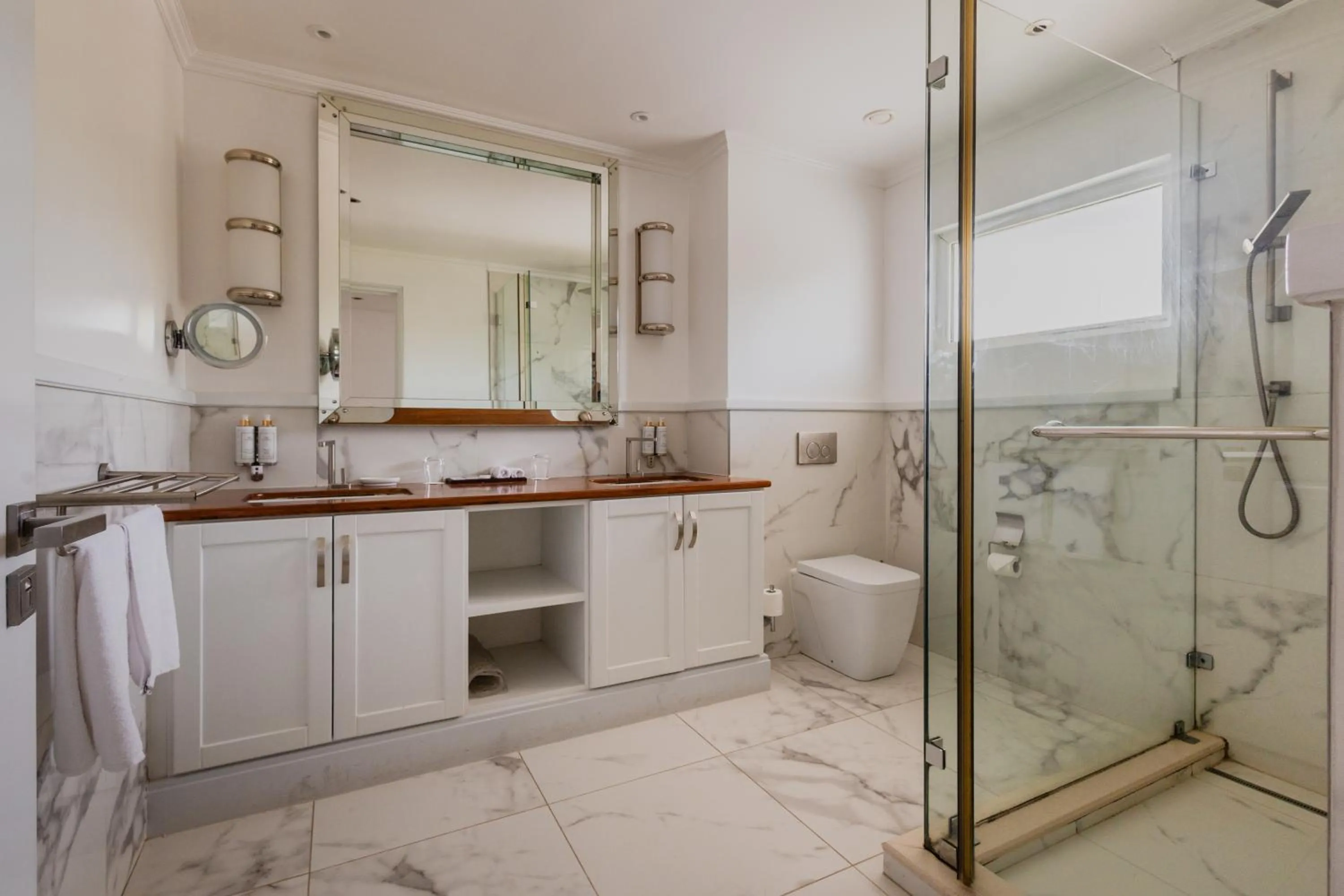 Bathroom in Hemingways Watamu