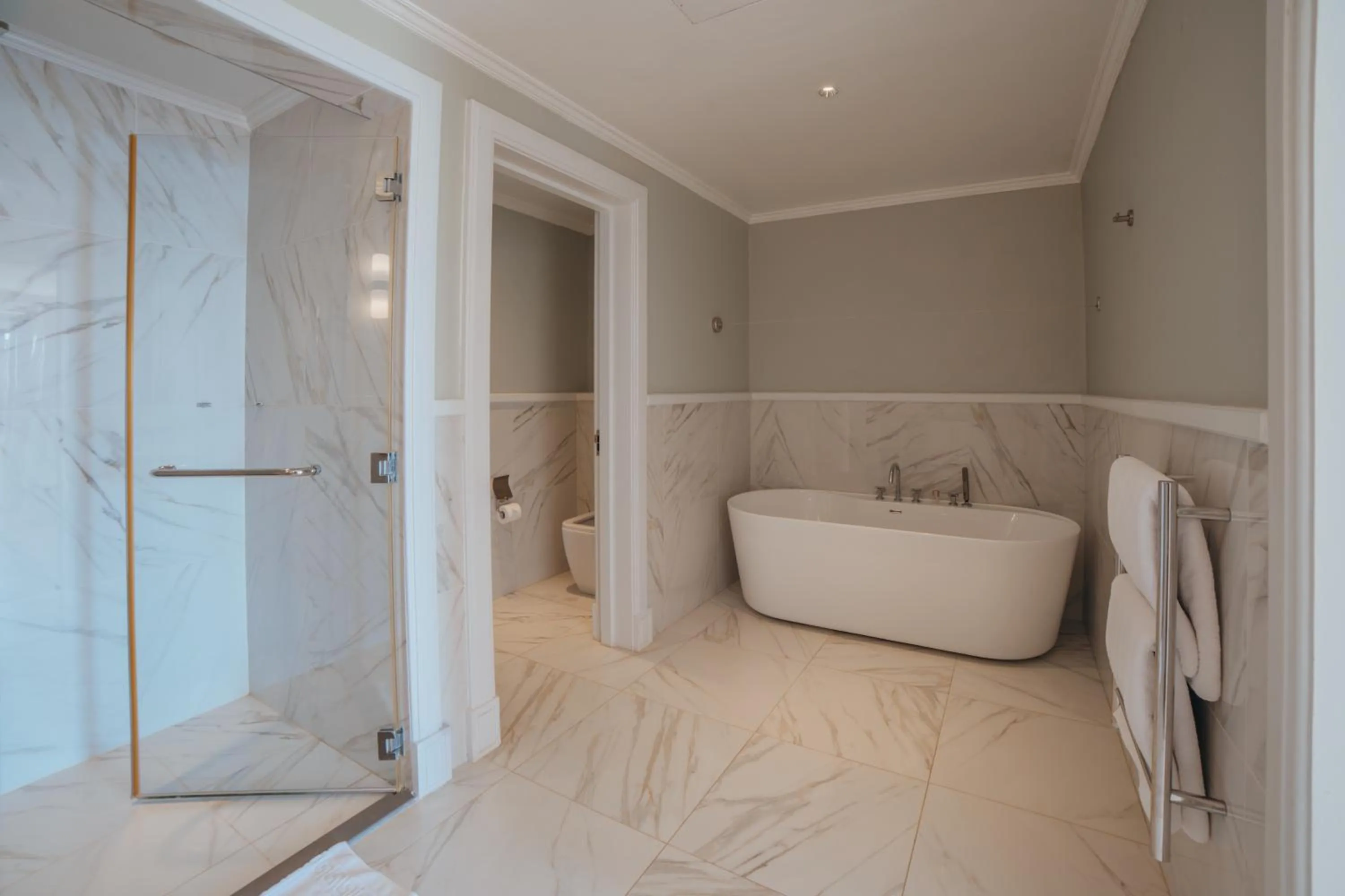 Bathroom in Hemingways Watamu