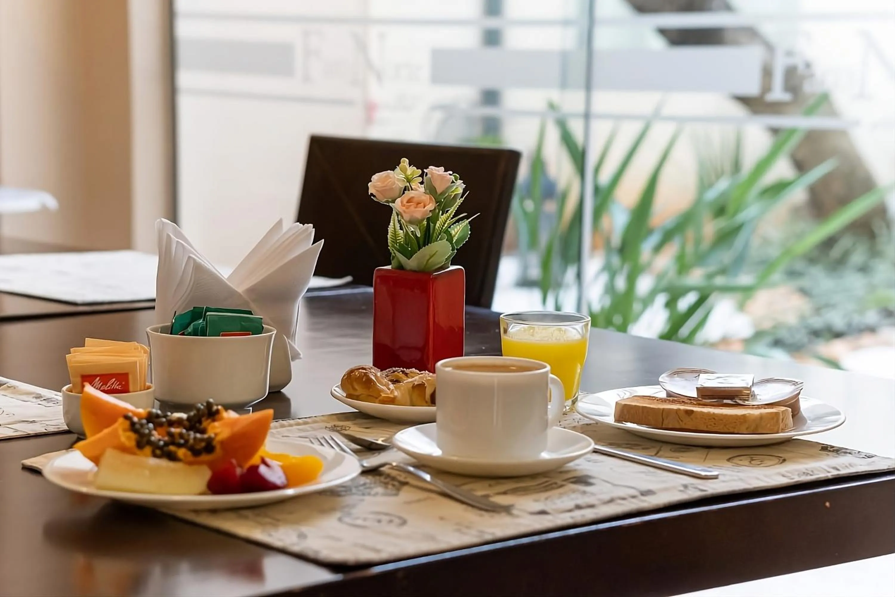 Breakfast in Faro Norte Suites