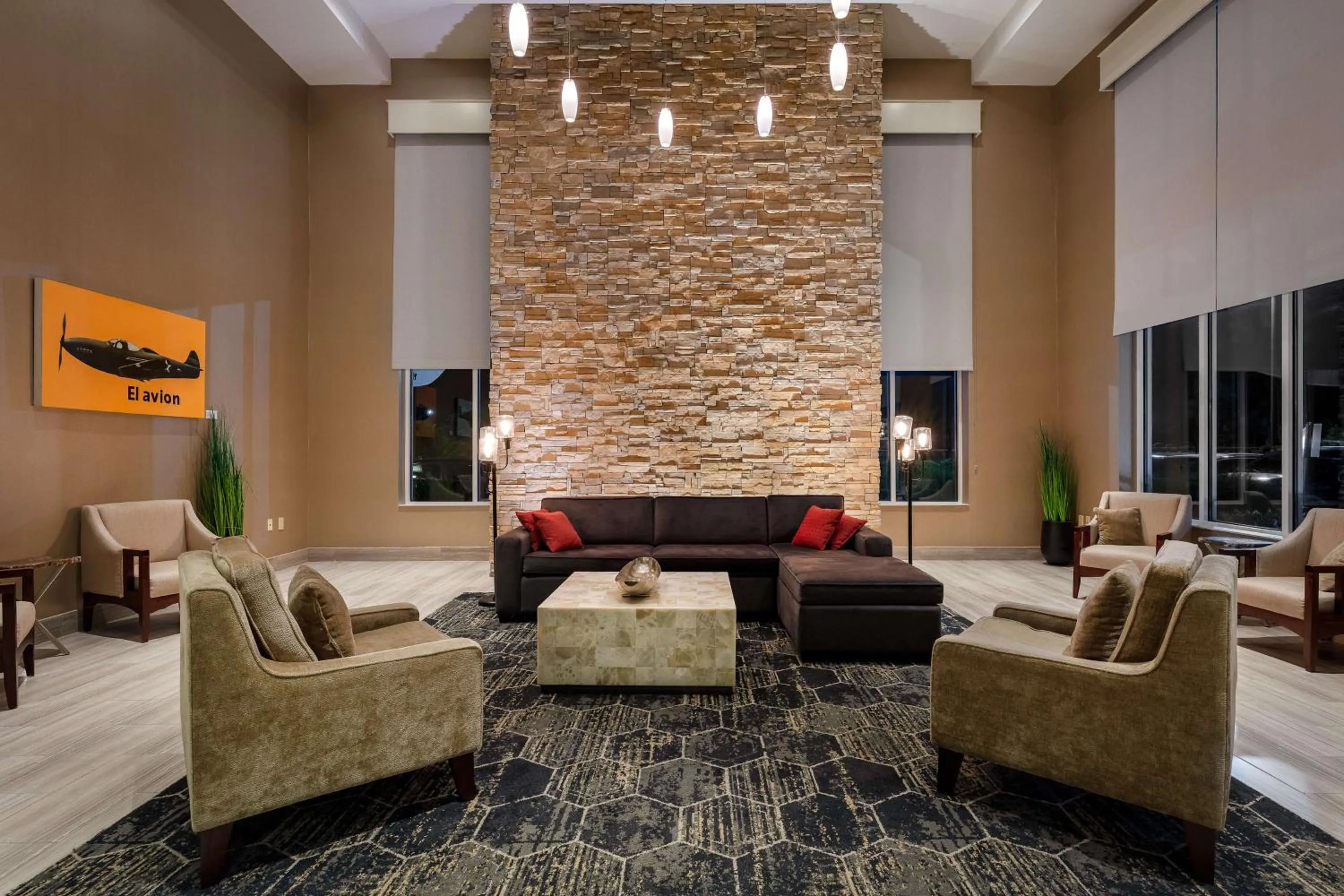 Lobby or reception in DoubleTree by Hilton Hotel Savannah Airport
