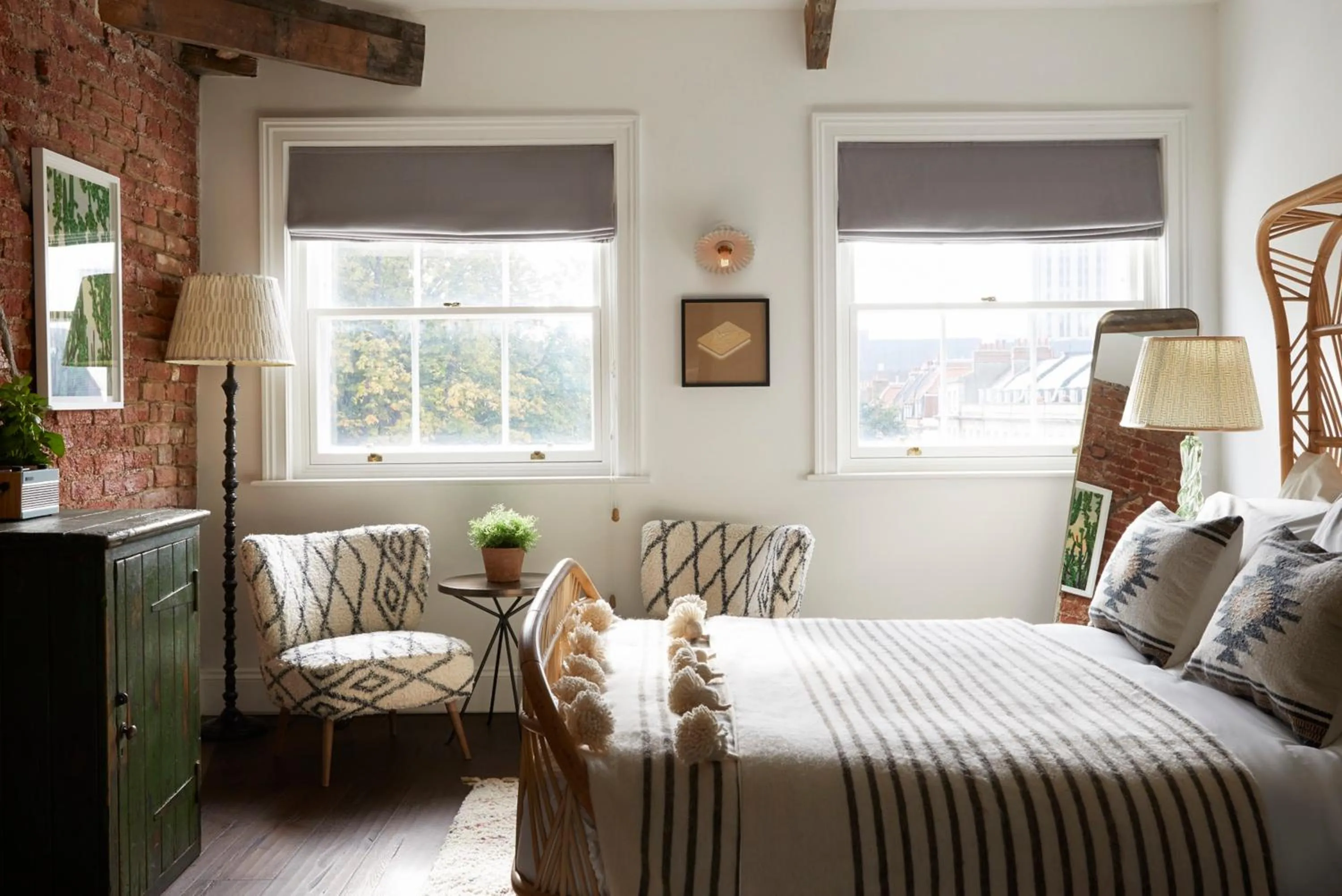 Photo of the whole room, Bed in Artist Residence Bristol