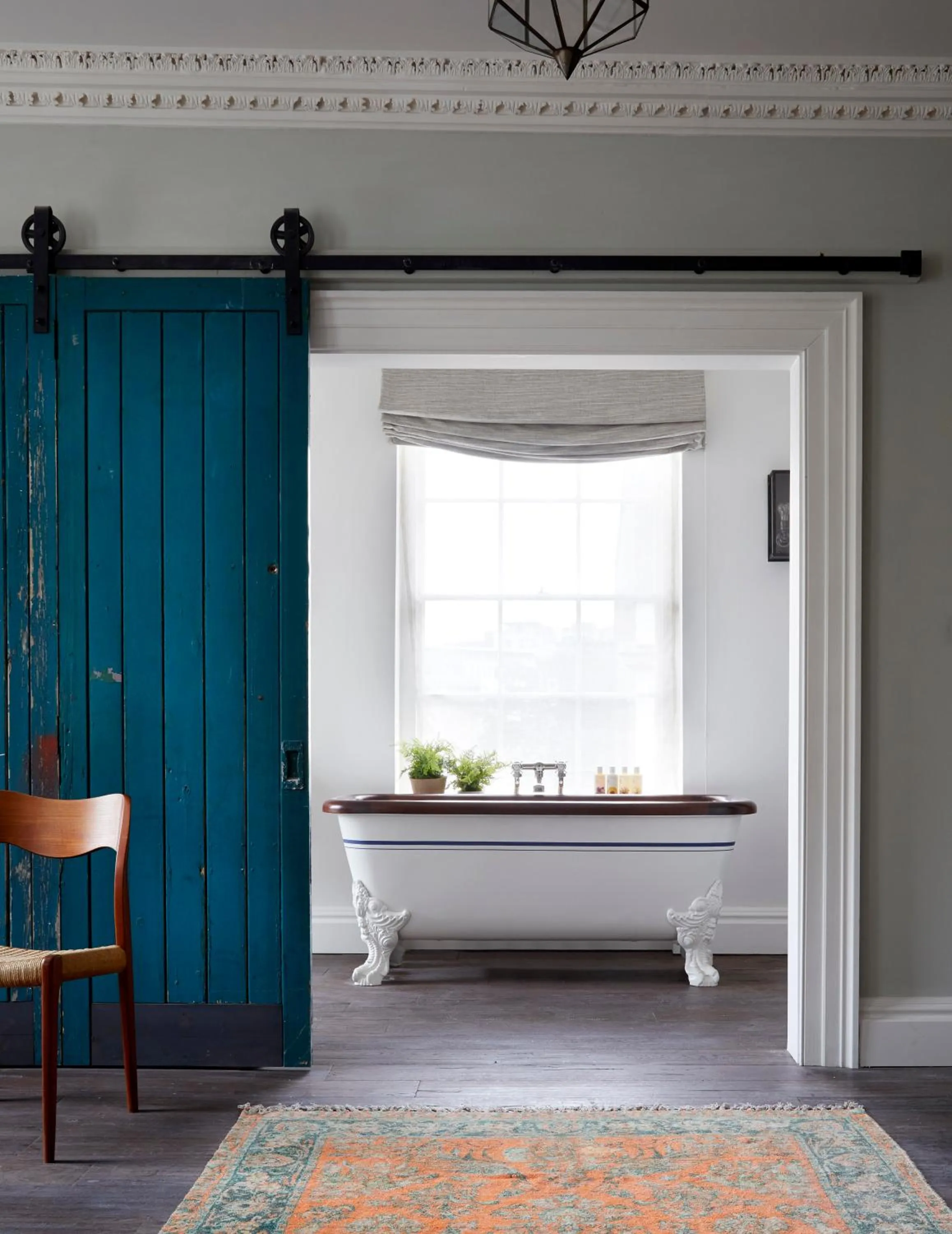 Bathroom, Bed in Artist Residence Bristol